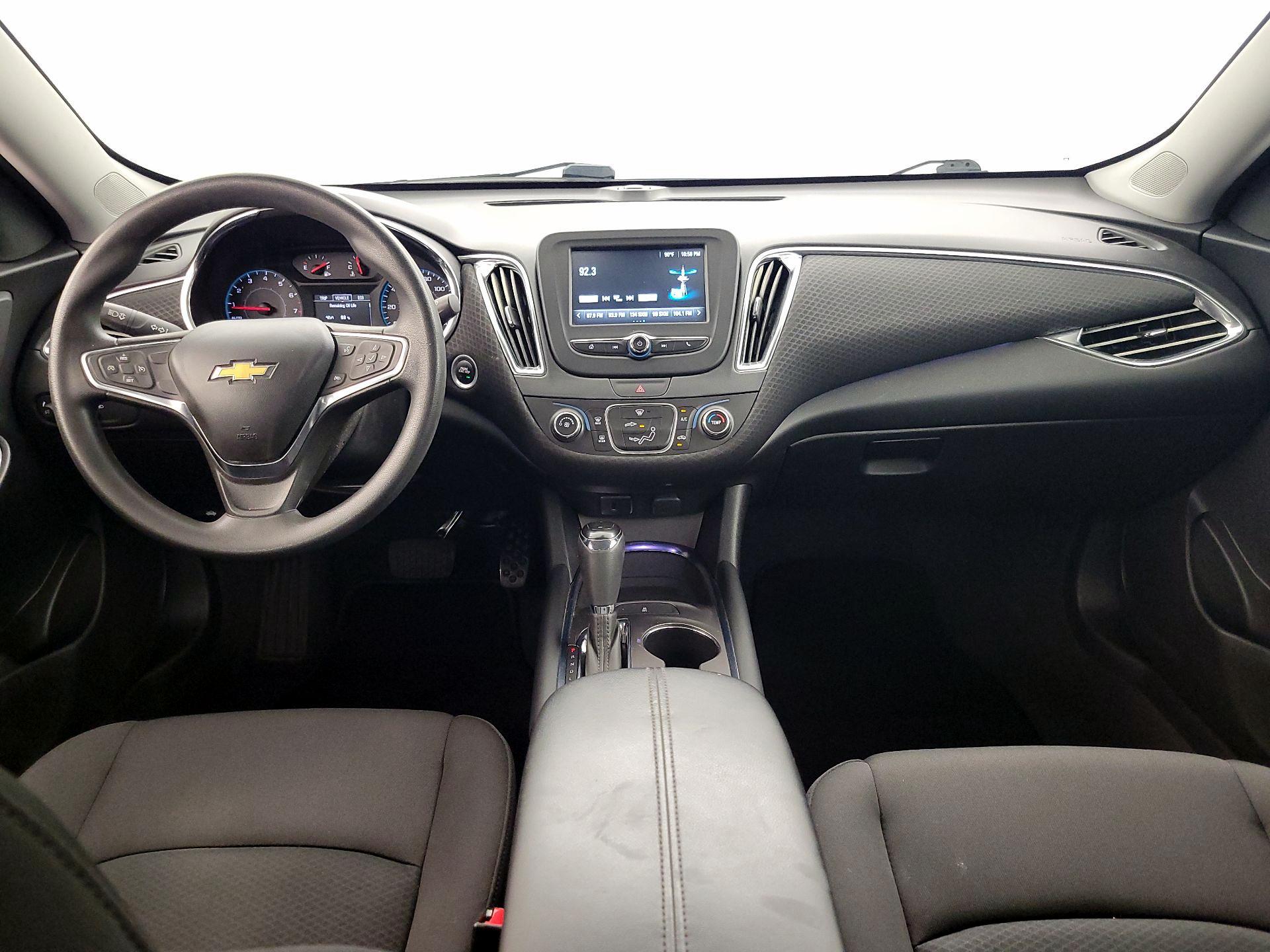 Thumbnail: 2017 Chevrolet Malibu - 9