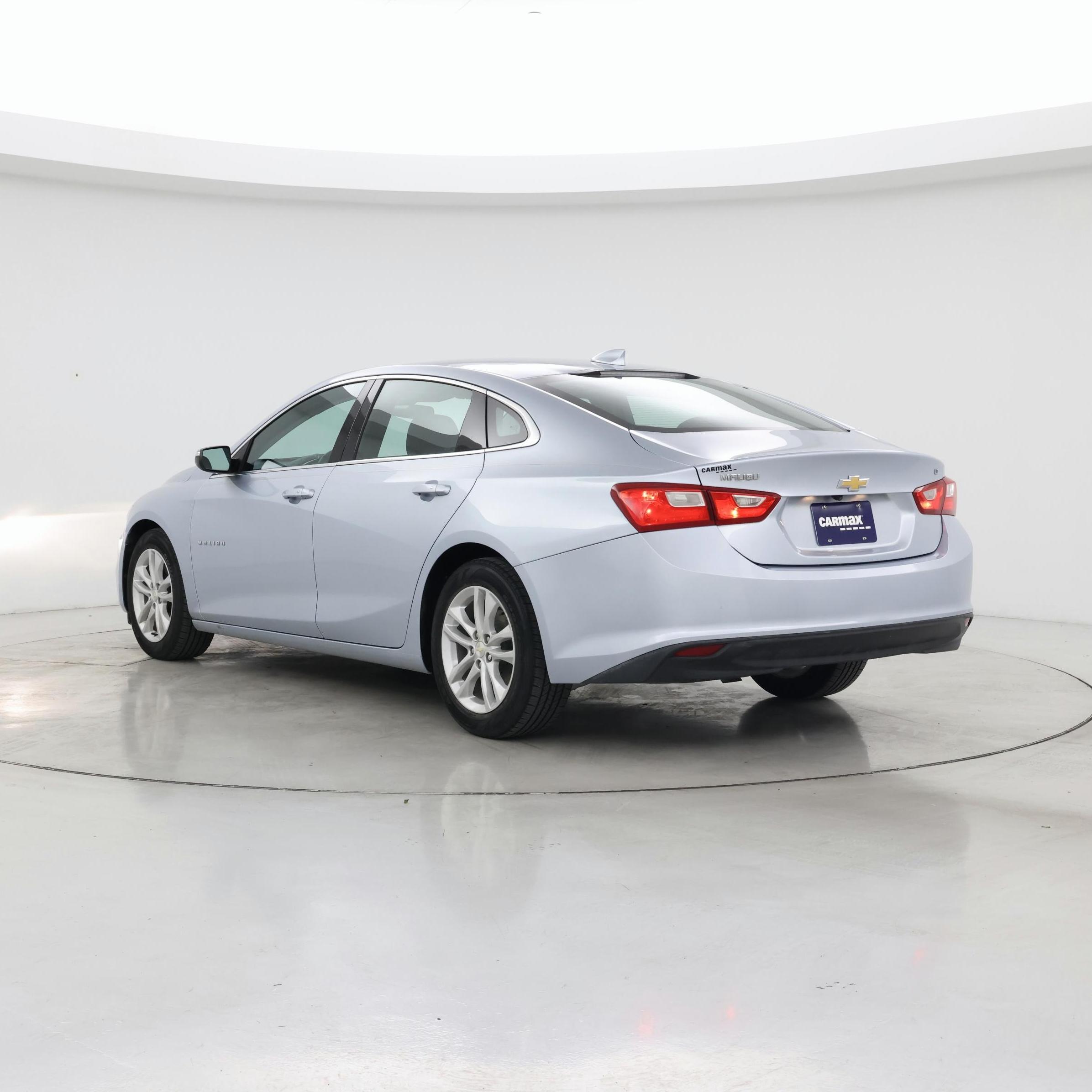 Thumbnail: 2017 Chevrolet Malibu - 2