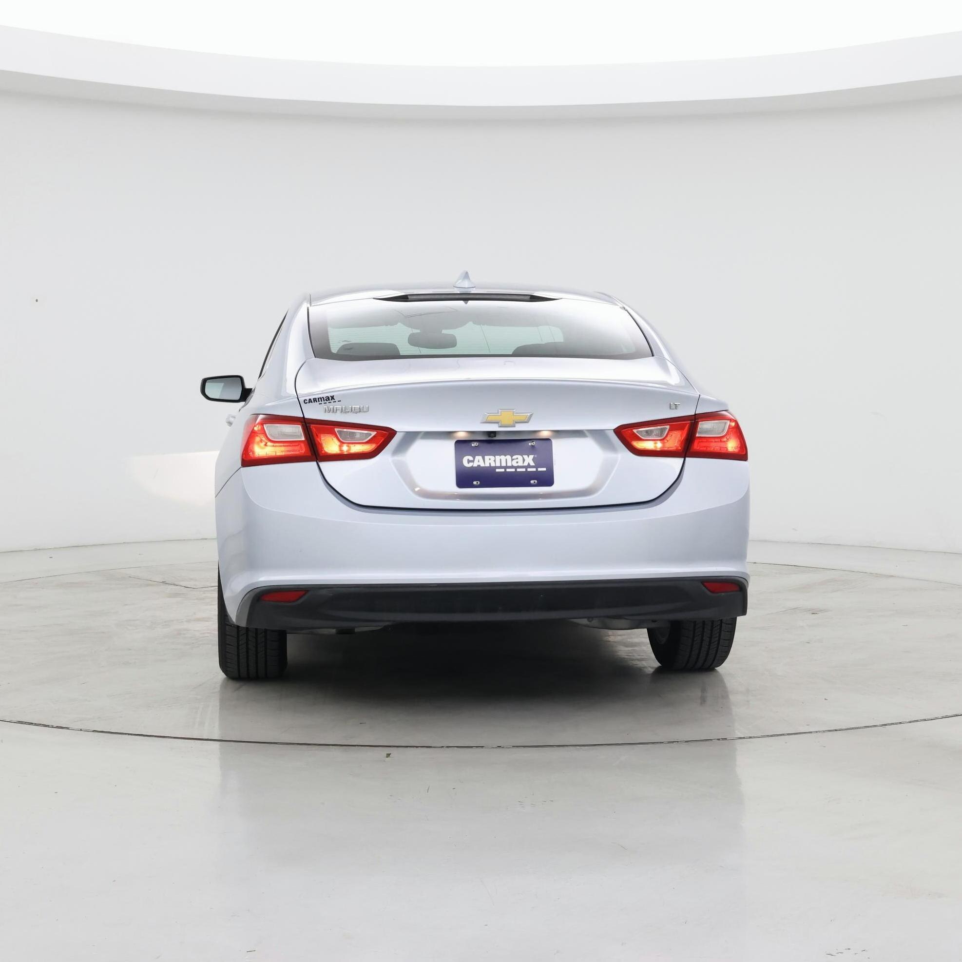 Thumbnail: 2017 Chevrolet Malibu - 6