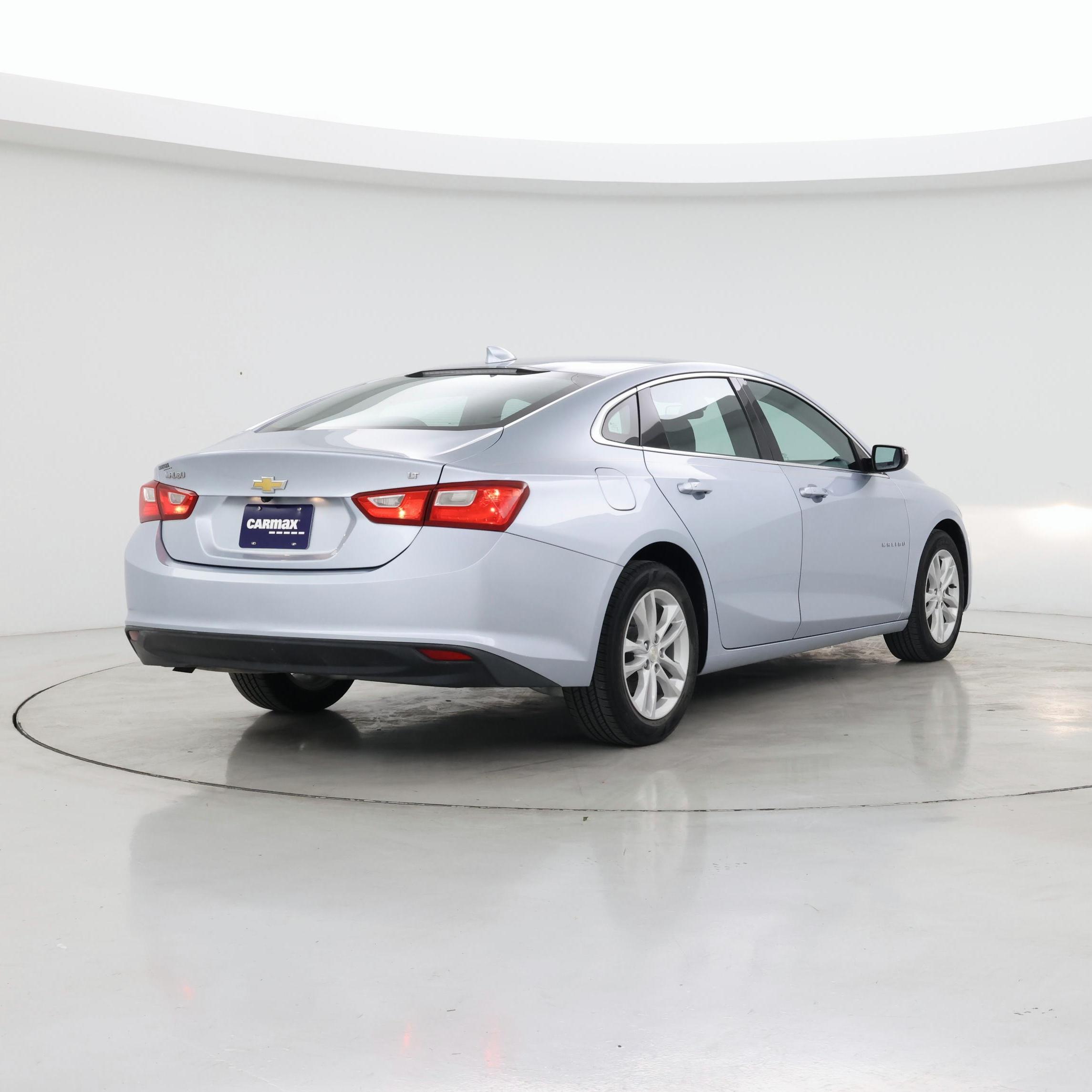 Thumbnail: 2017 Chevrolet Malibu - 8