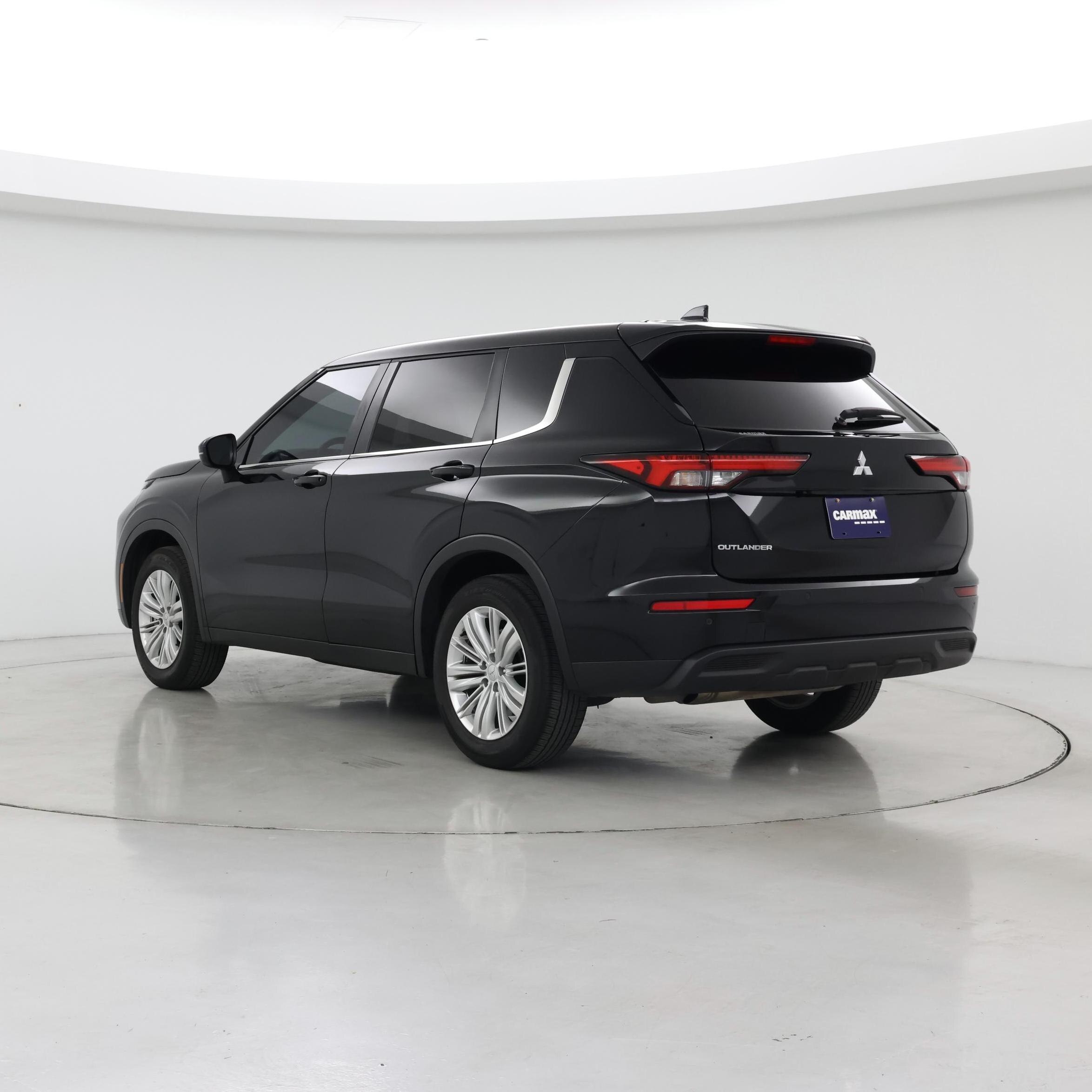 Thumbnail: 2024 Mitsubishi Outlander - 2
