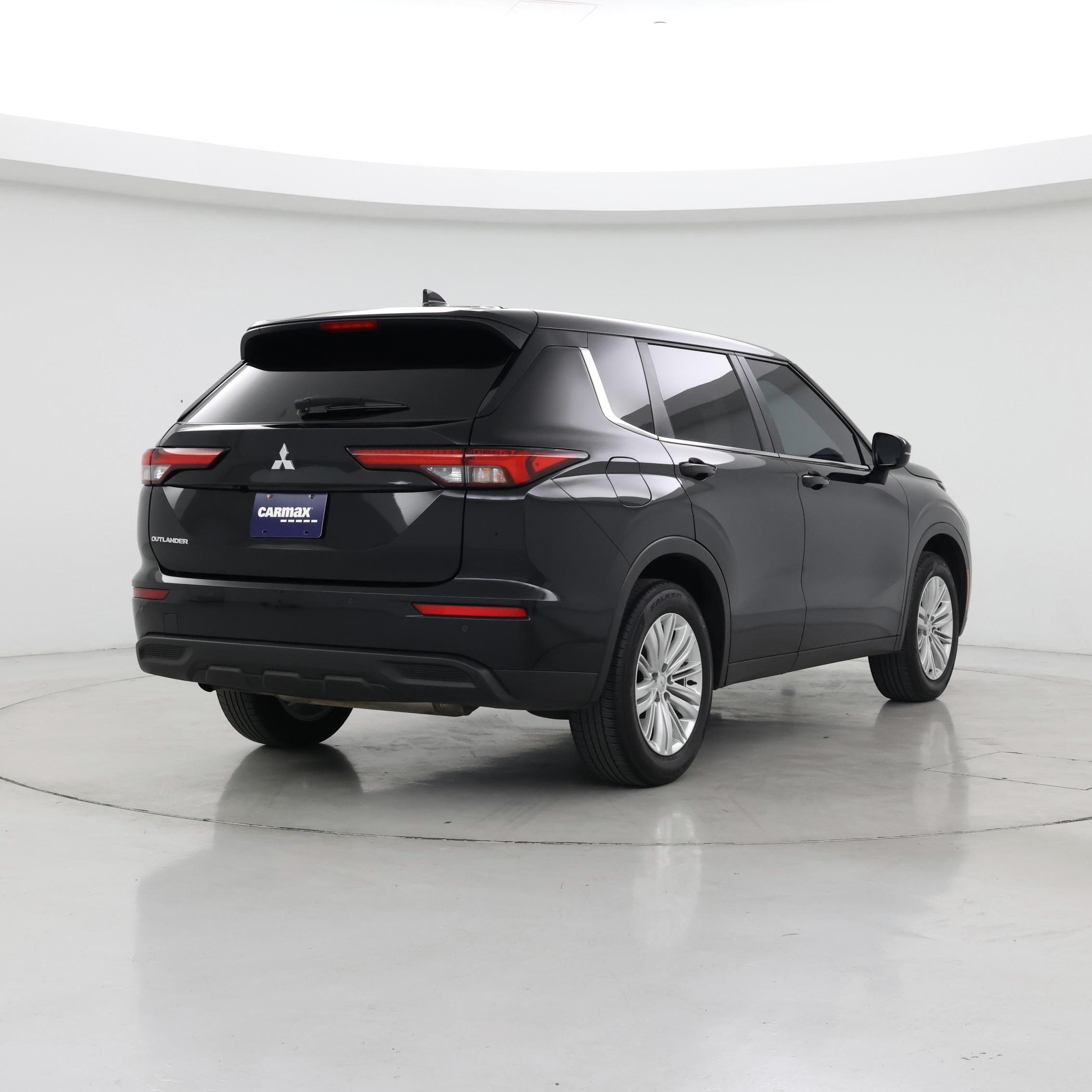 Thumbnail: 2024 Mitsubishi Outlander - 8