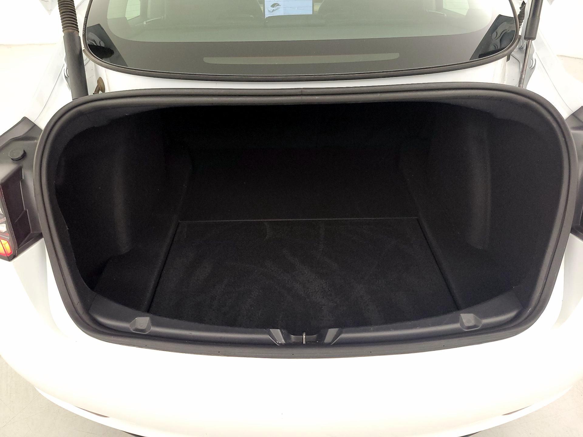 Thumbnail: 2023 Tesla Model 3 - 19