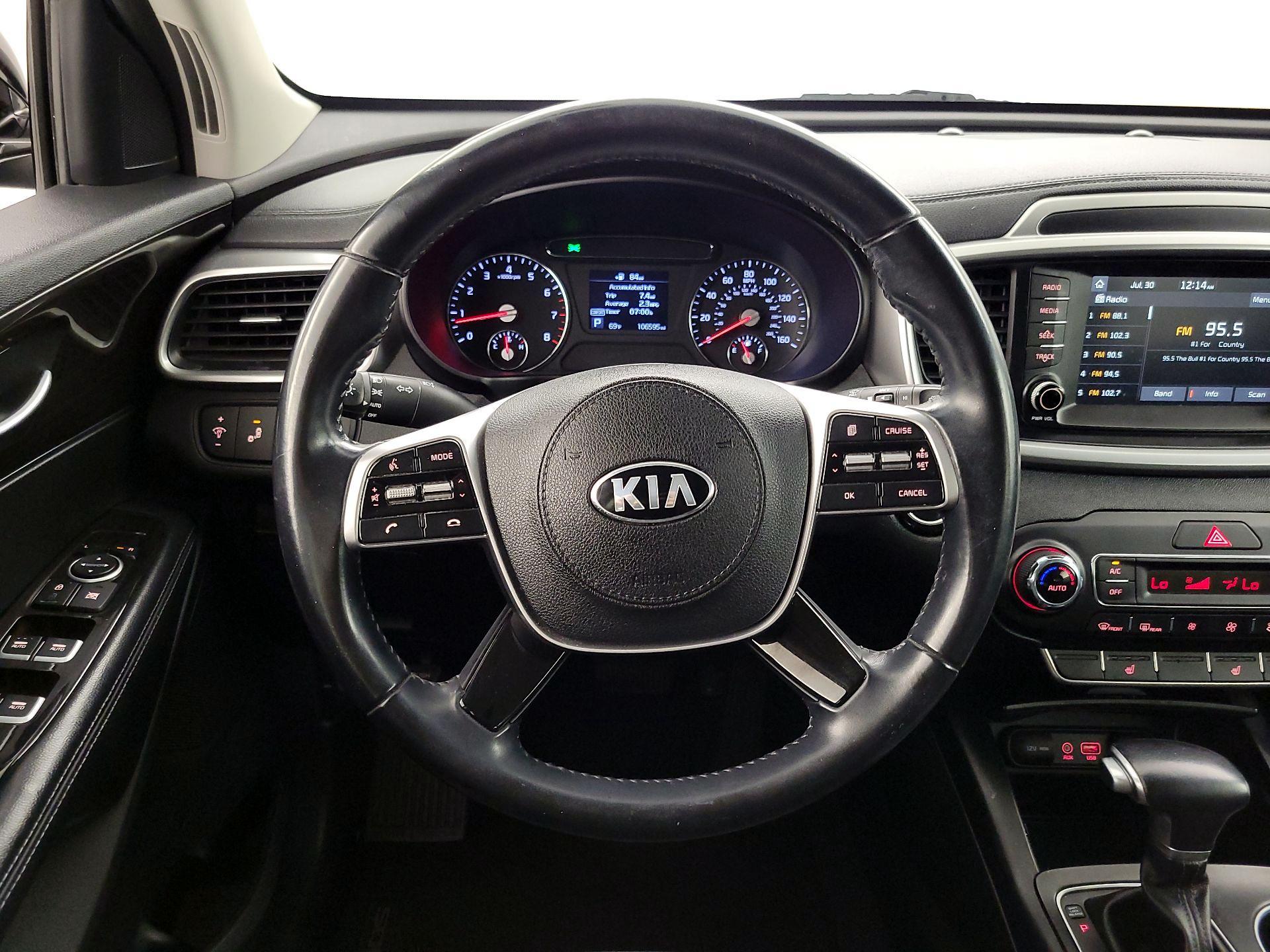 Thumbnail: 2020 Kia Sorento - 10