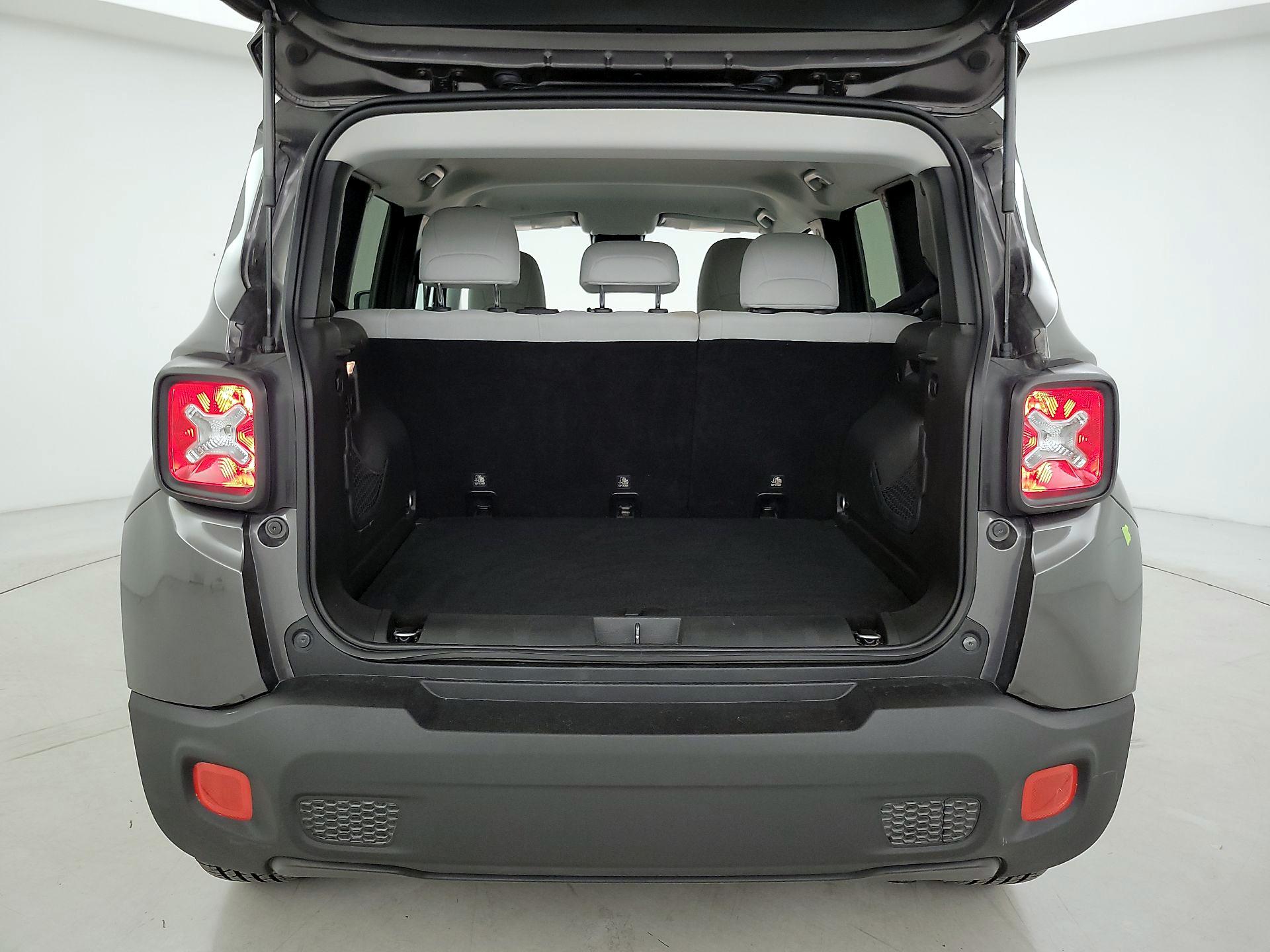 Thumbnail: 2018 Jeep Renegade - 20