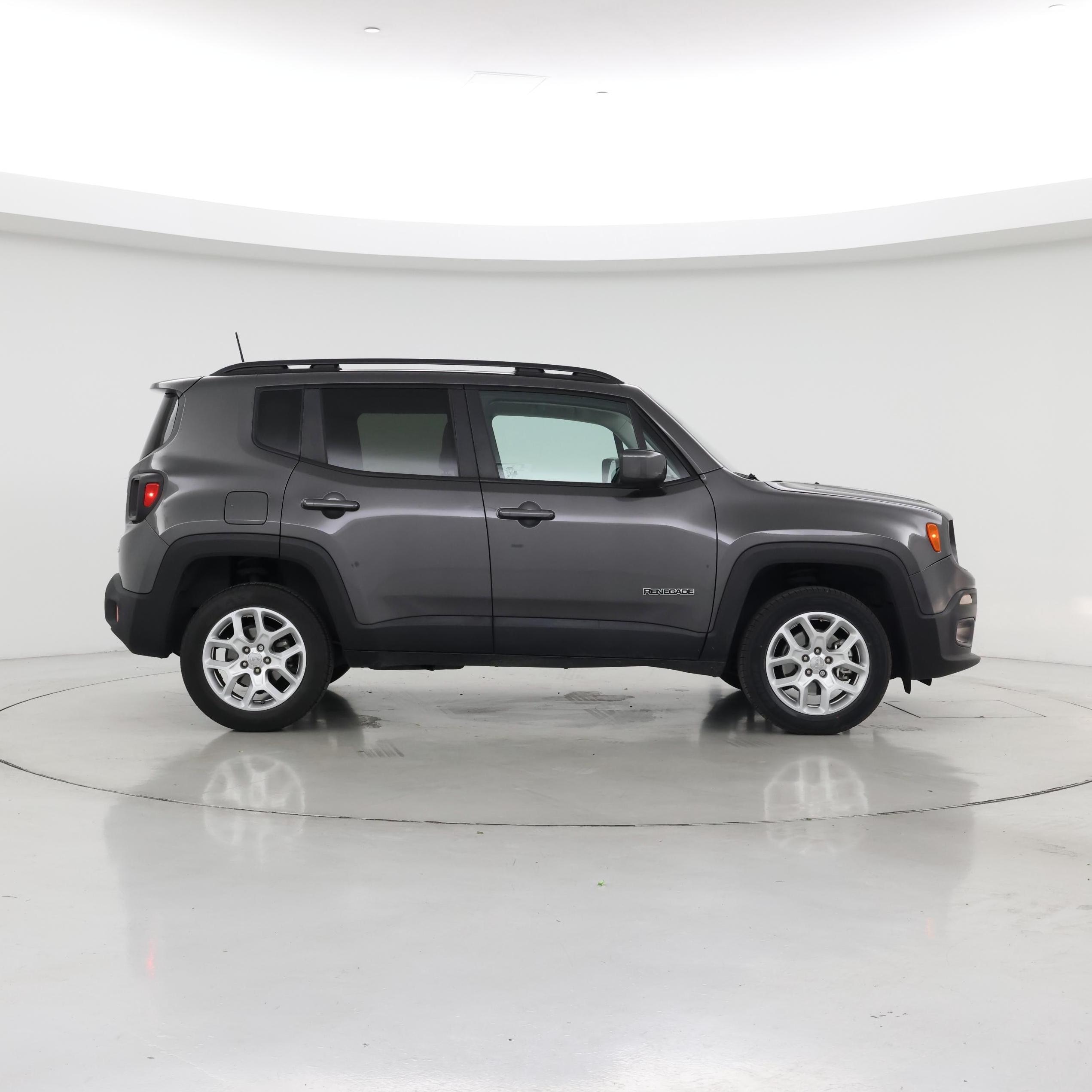 Thumbnail: 2018 Jeep Renegade - 7