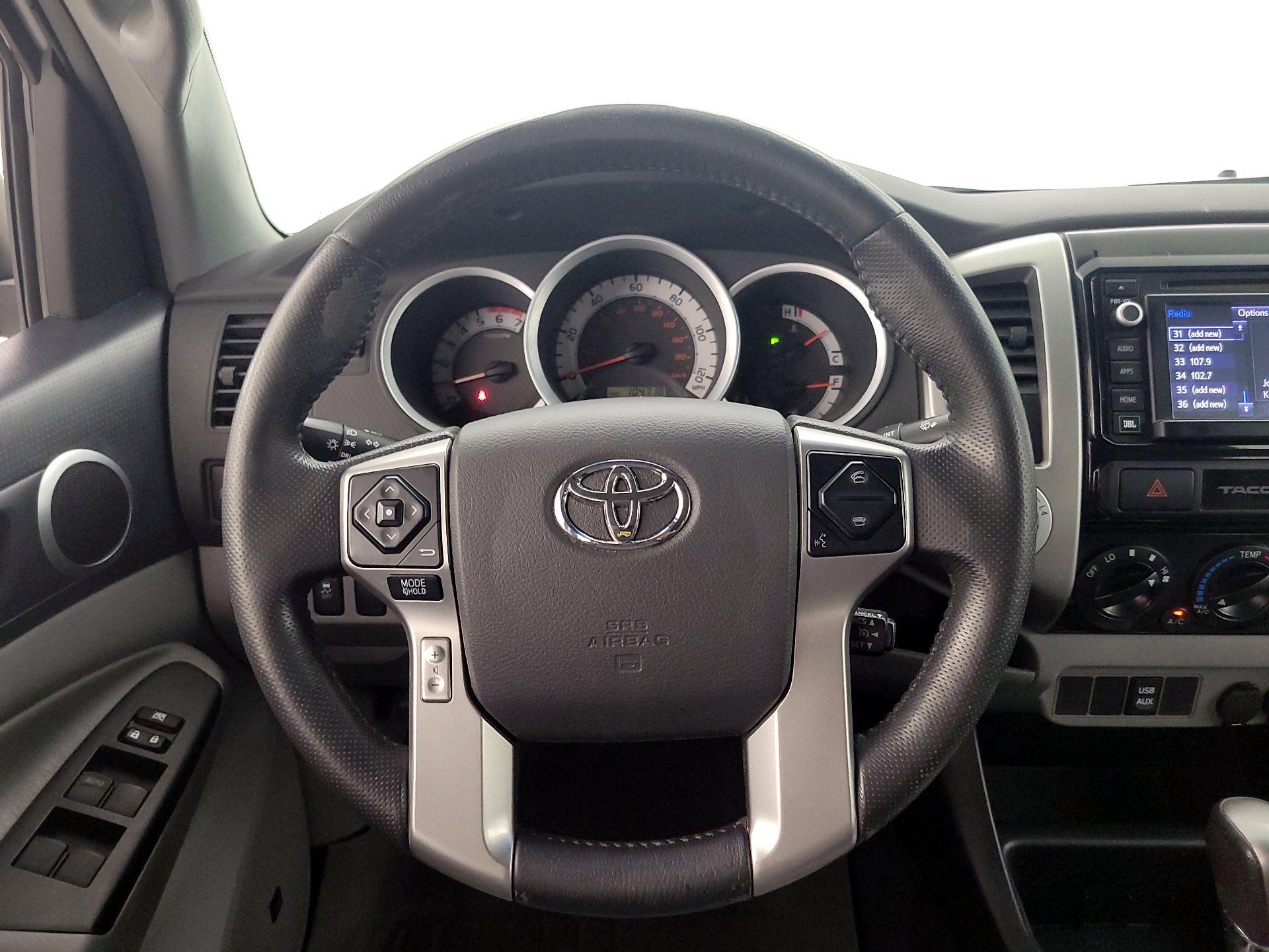 Thumbnail: 2015 Toyota Tacoma - 10
