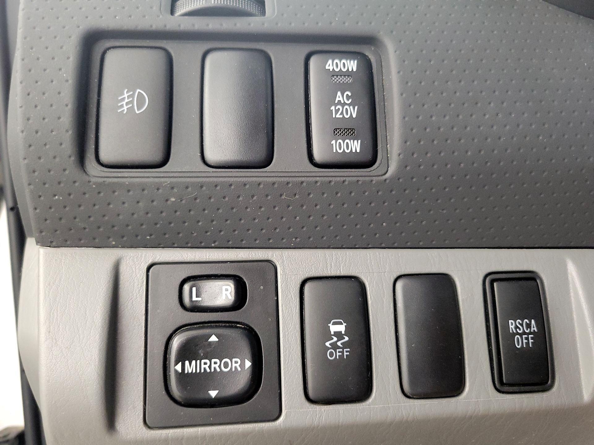 Thumbnail: 2015 Toyota Tacoma - 13