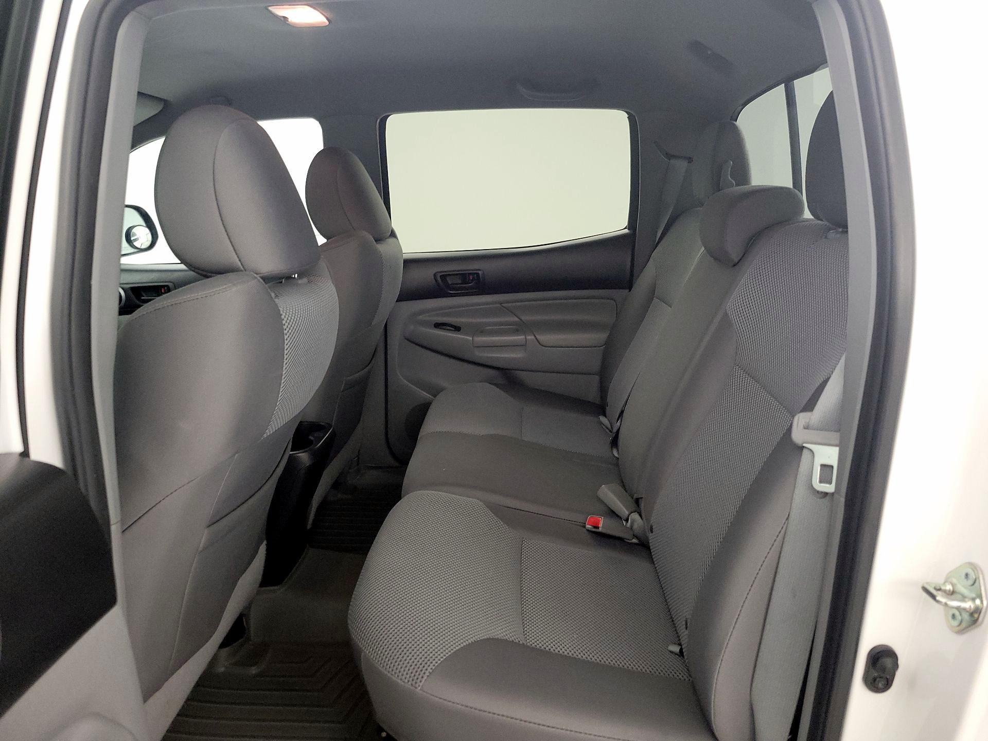 Thumbnail: 2015 Toyota Tacoma - 19