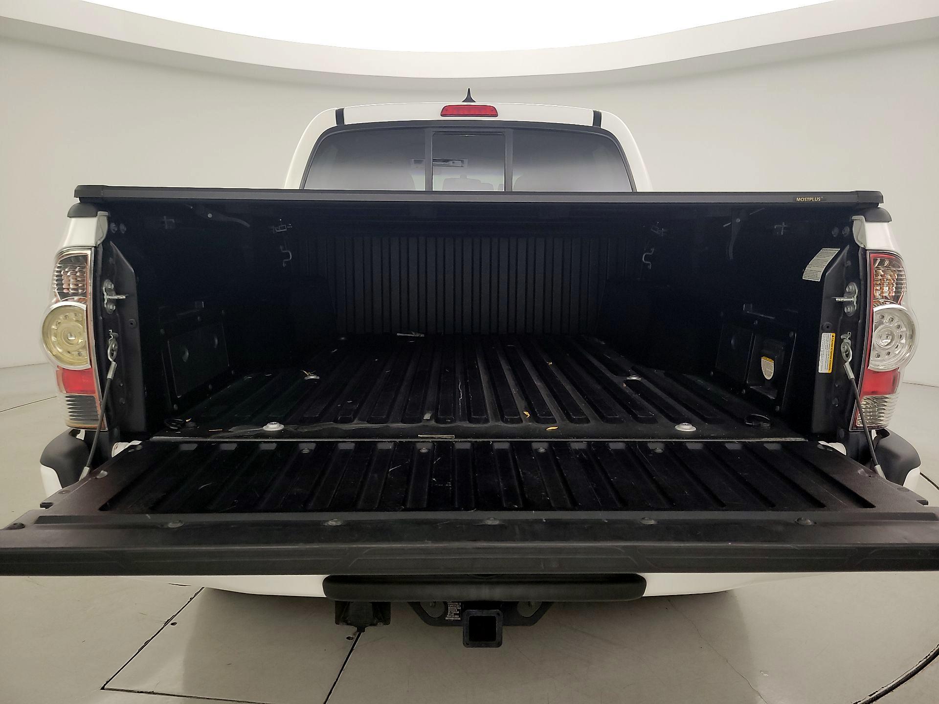 Thumbnail: 2015 Toyota Tacoma - 20