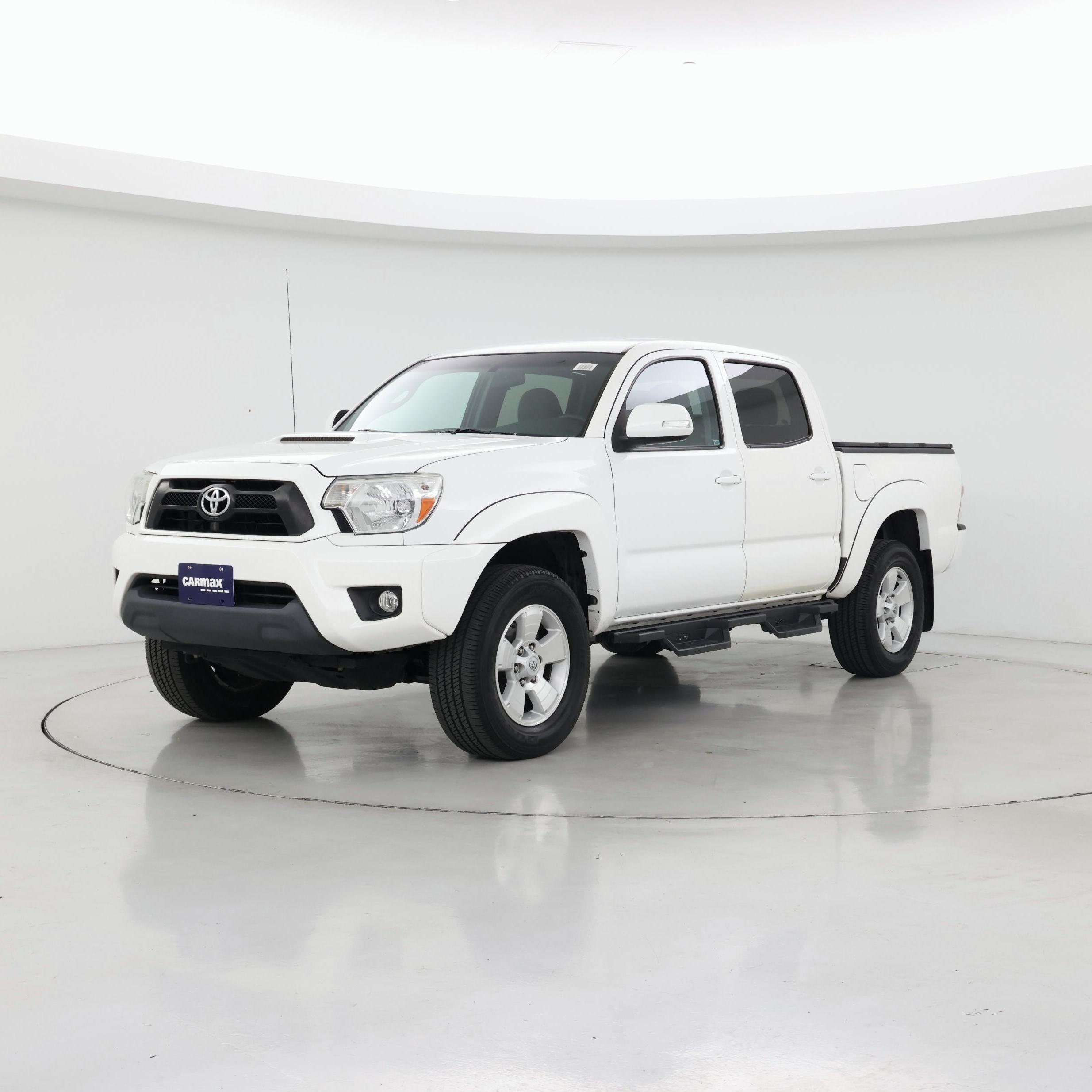 Thumbnail: 2015 Toyota Tacoma - 4