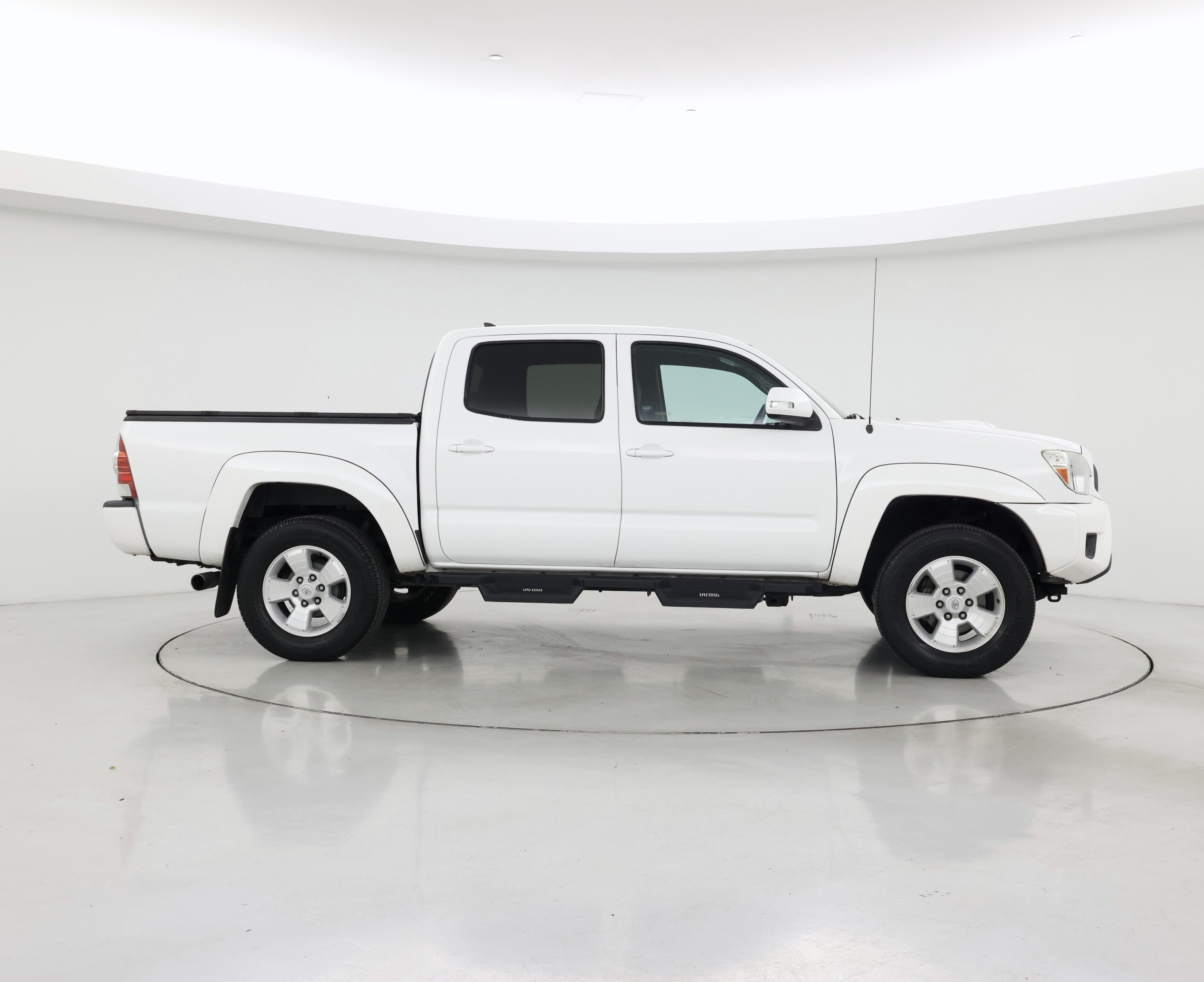 Thumbnail: 2015 Toyota Tacoma - 7