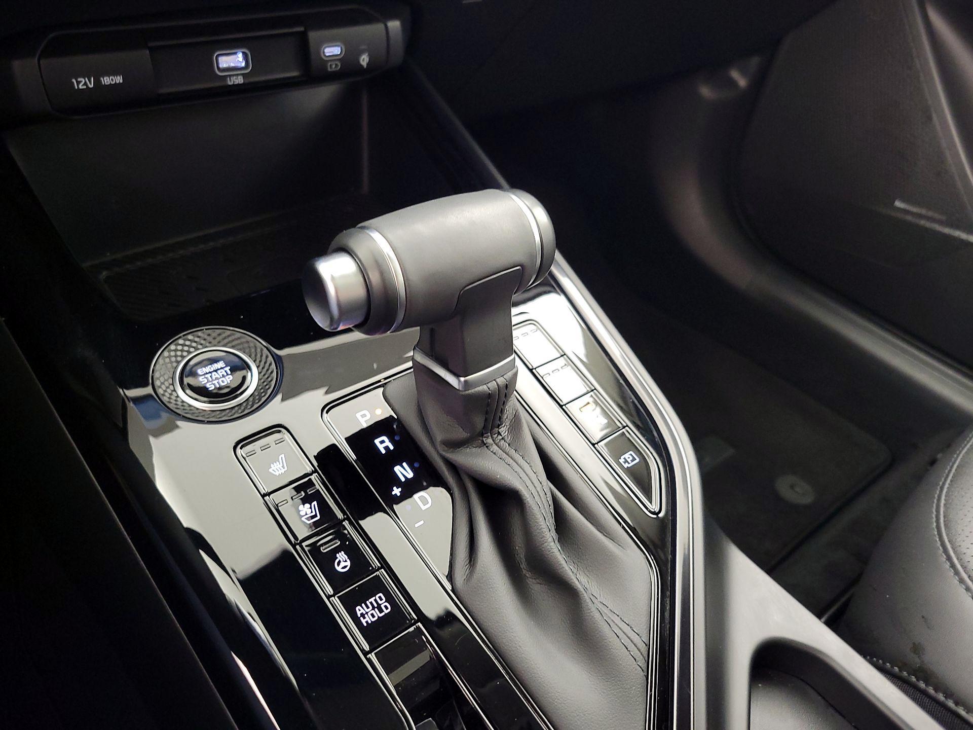 Thumbnail: 2025 Kia Niro - 18