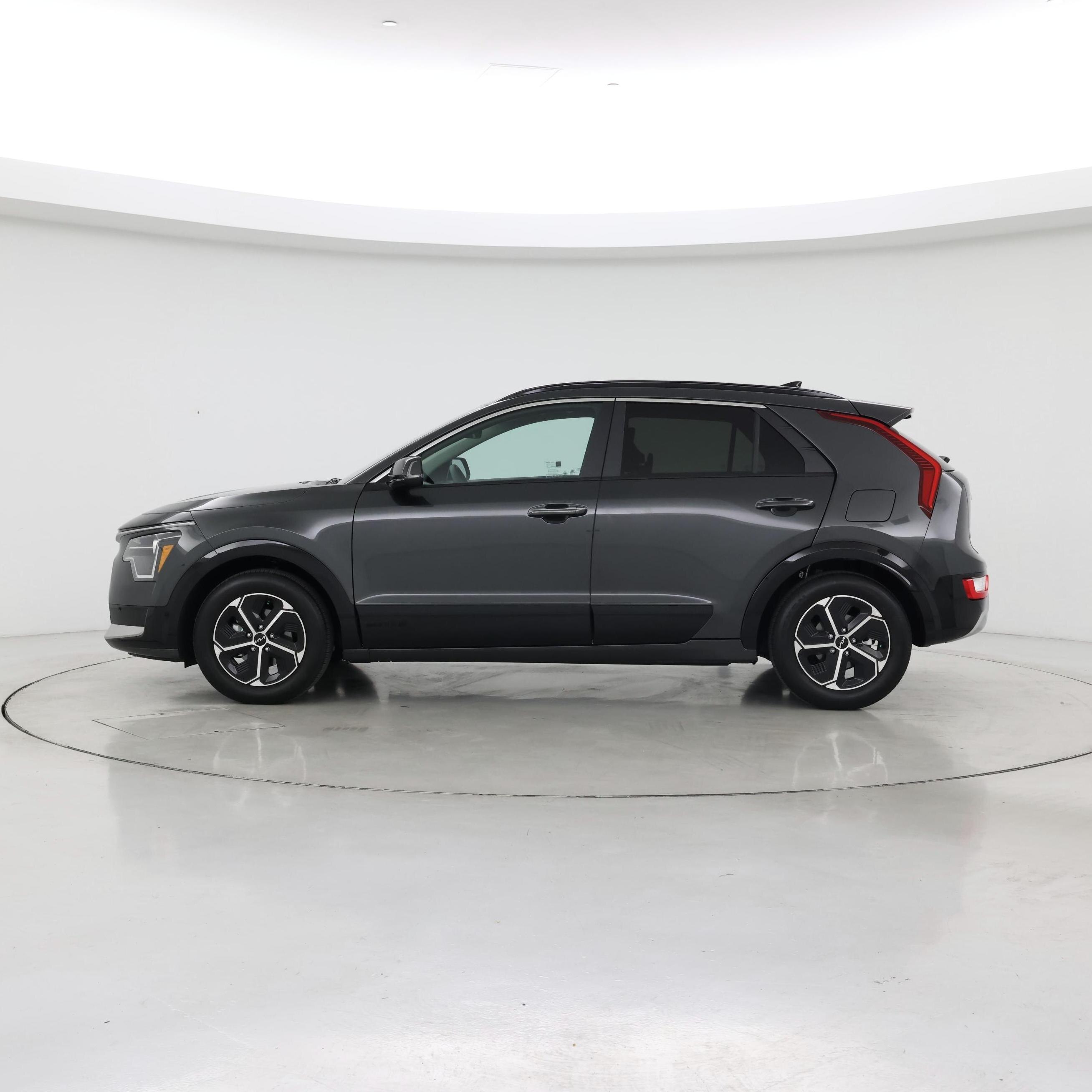 Thumbnail: 2025 Kia Niro - 3