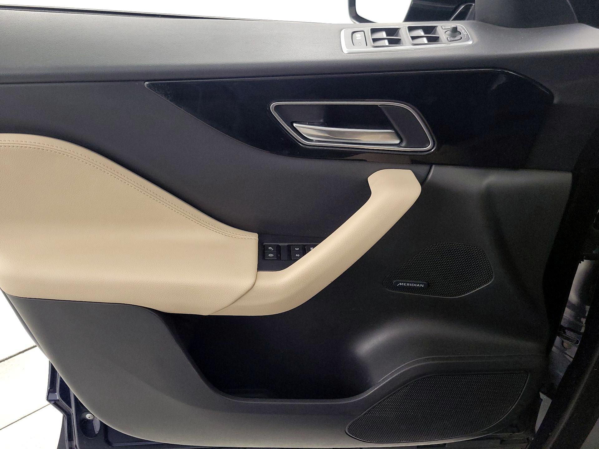 Thumbnail: 2019 Jaguar F-Pace - 12