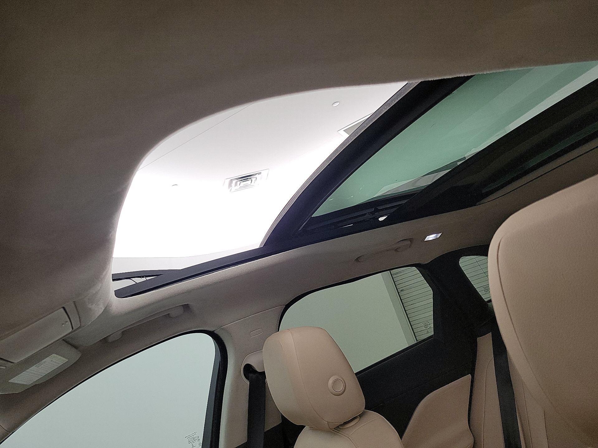Thumbnail: 2019 Jaguar F-Pace - 19