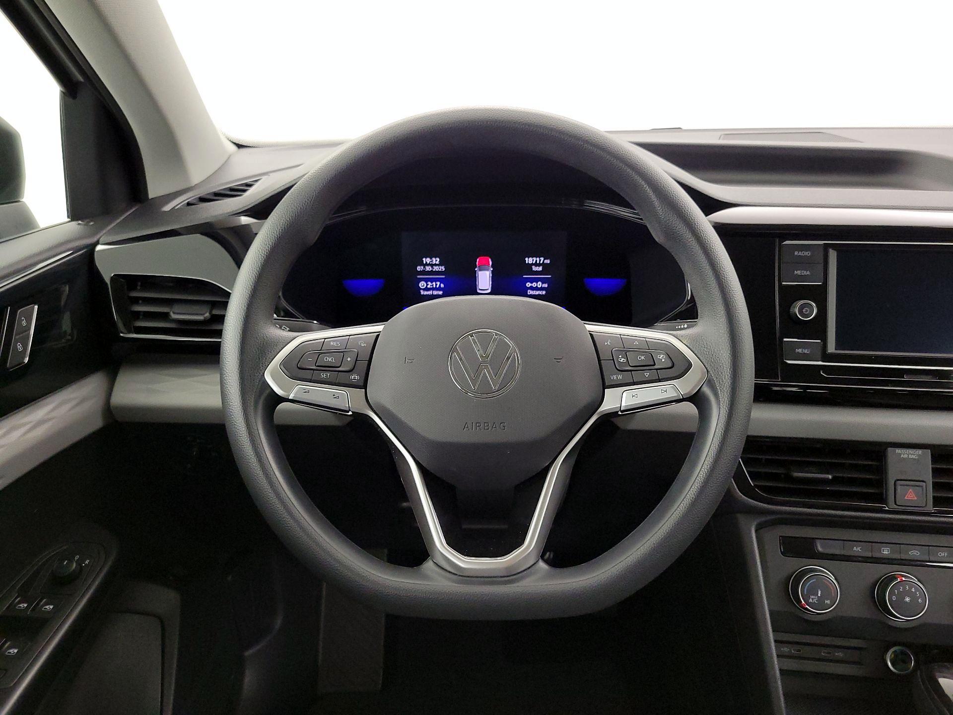Thumbnail: 2022 Volkswagen Taos - 10