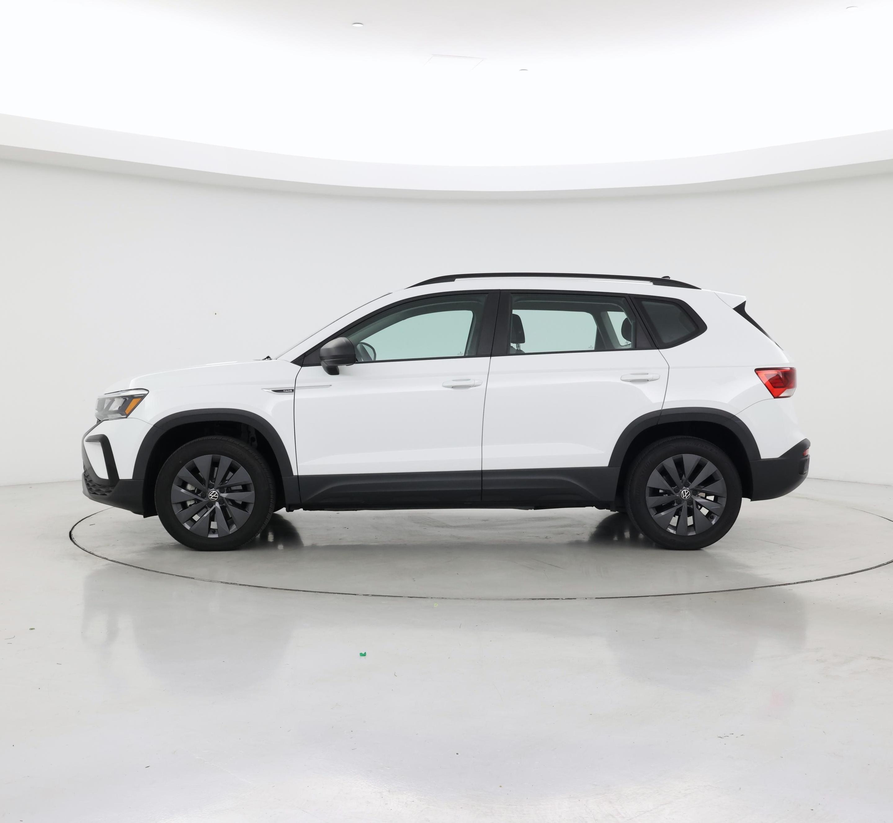 Thumbnail: 2022 Volkswagen Taos - 3