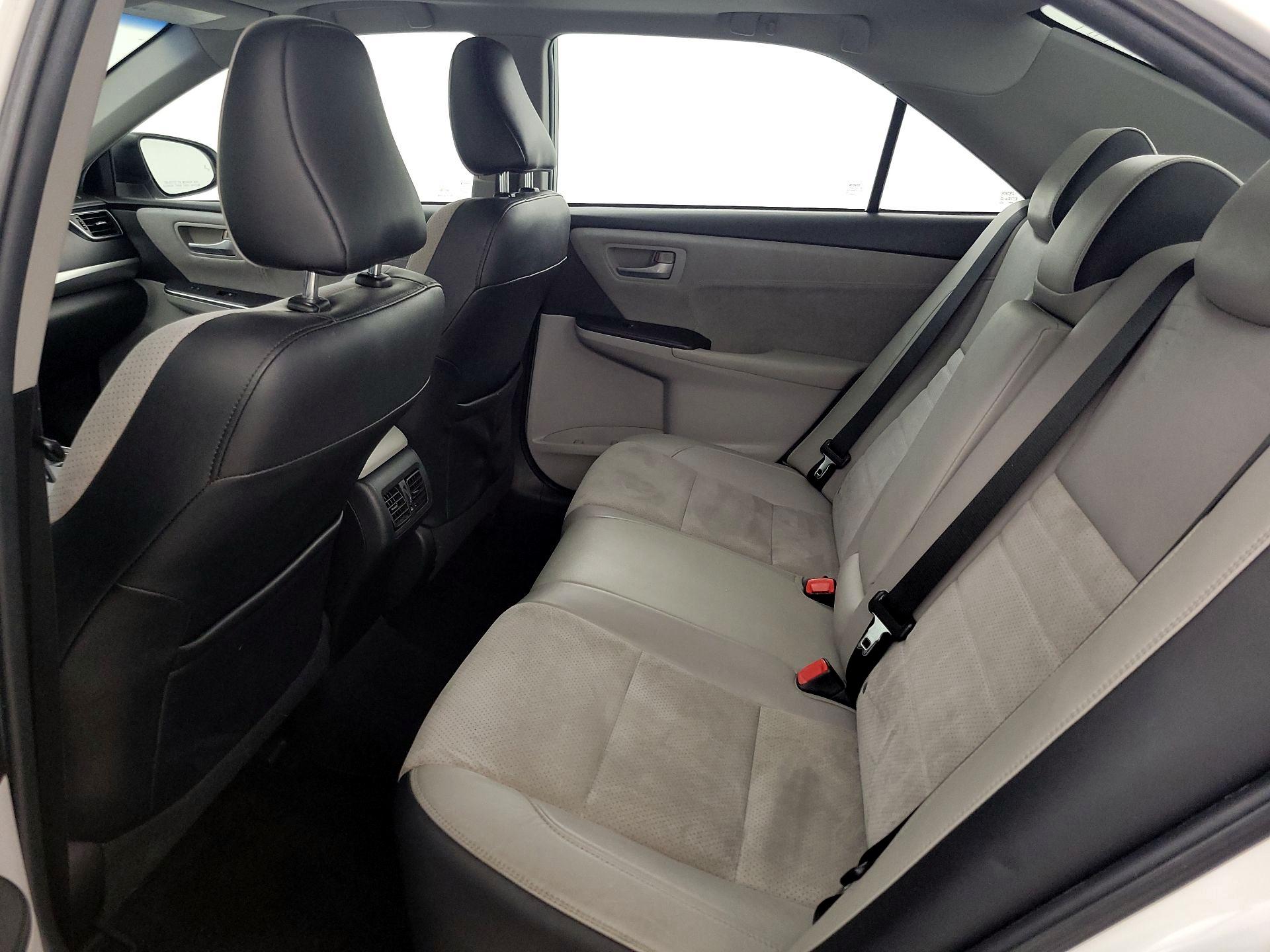 Thumbnail: 2015 Toyota Camry - 20