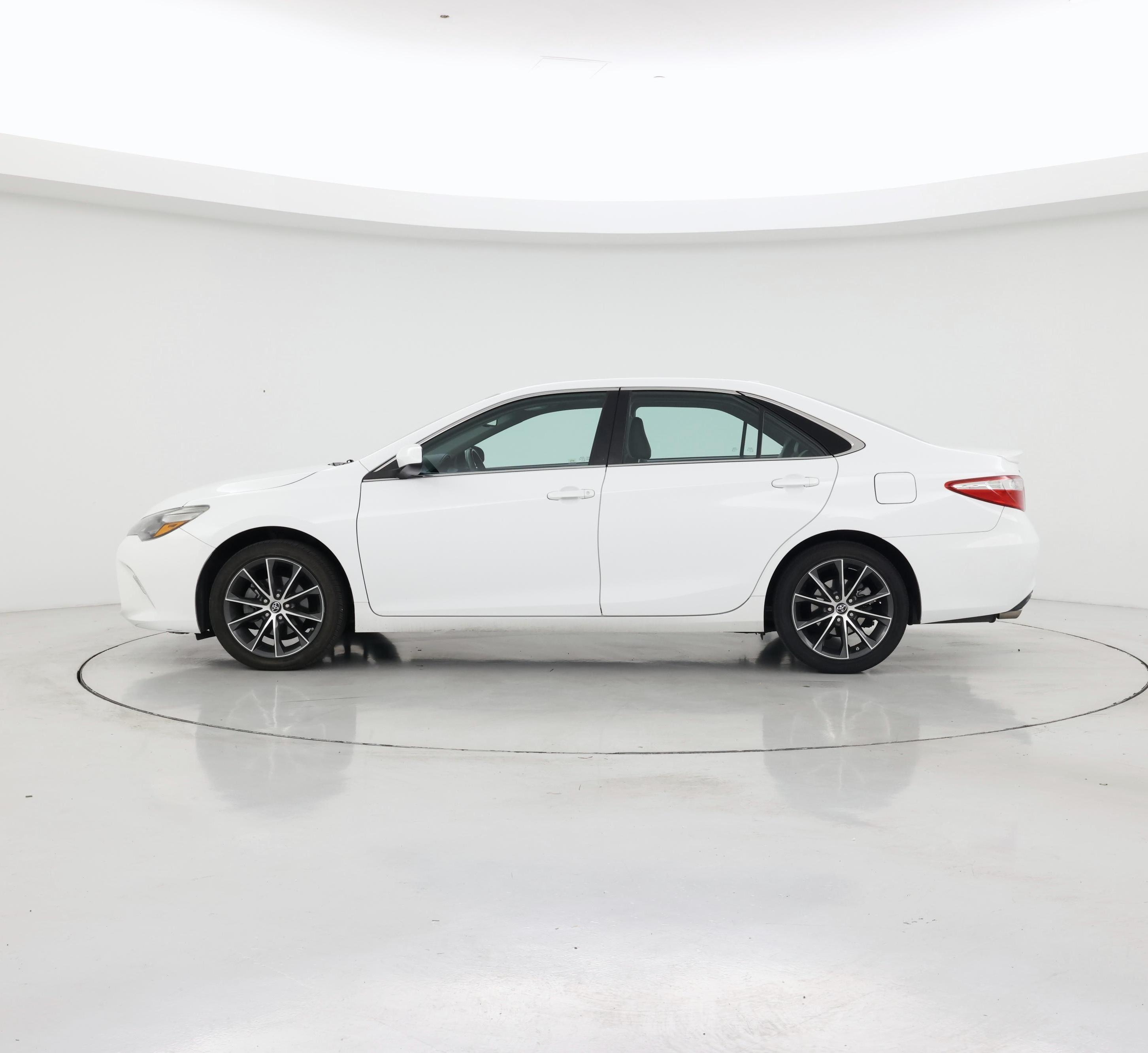 Thumbnail: 2015 Toyota Camry - 3