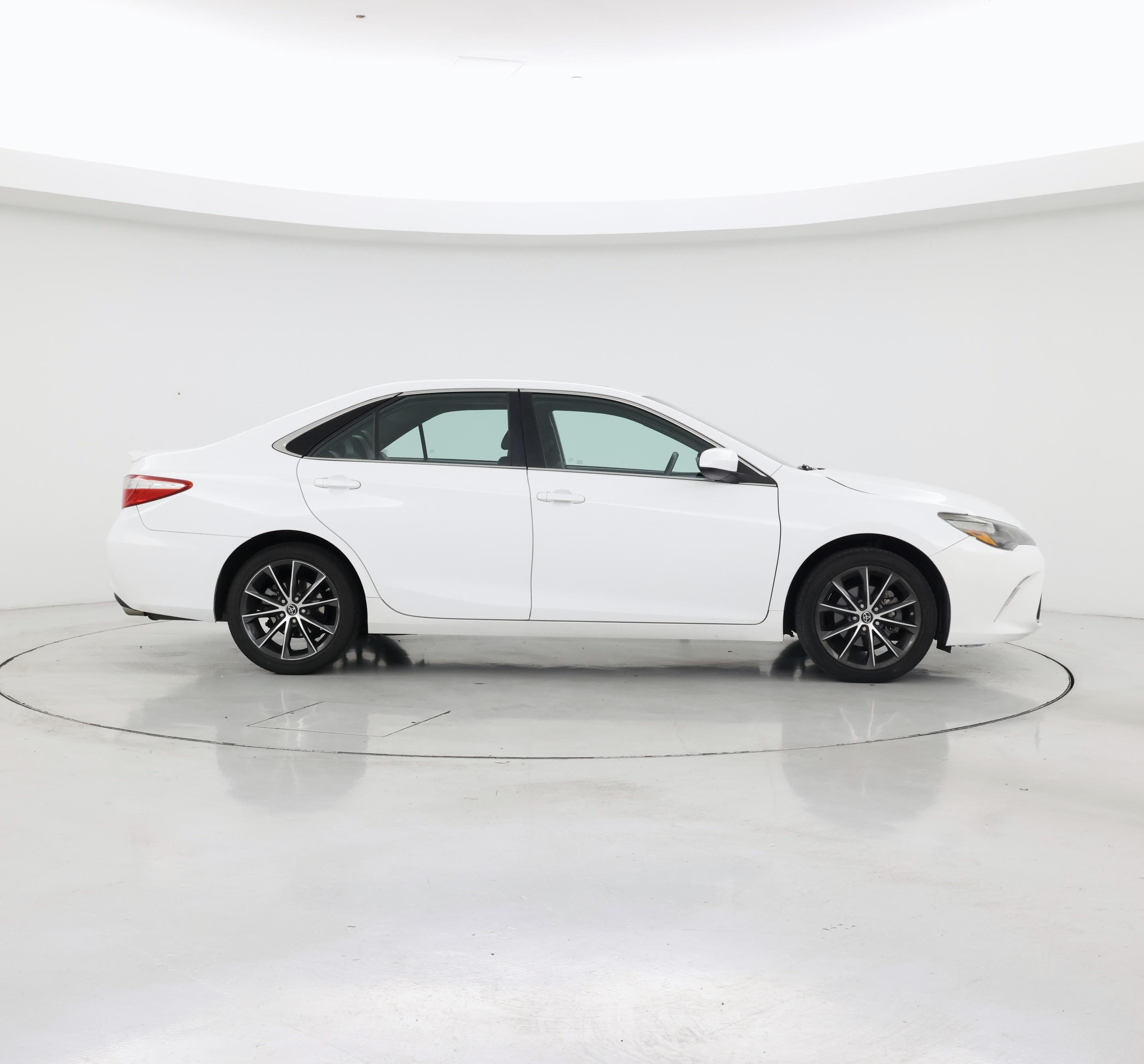Thumbnail: 2015 Toyota Camry - 7