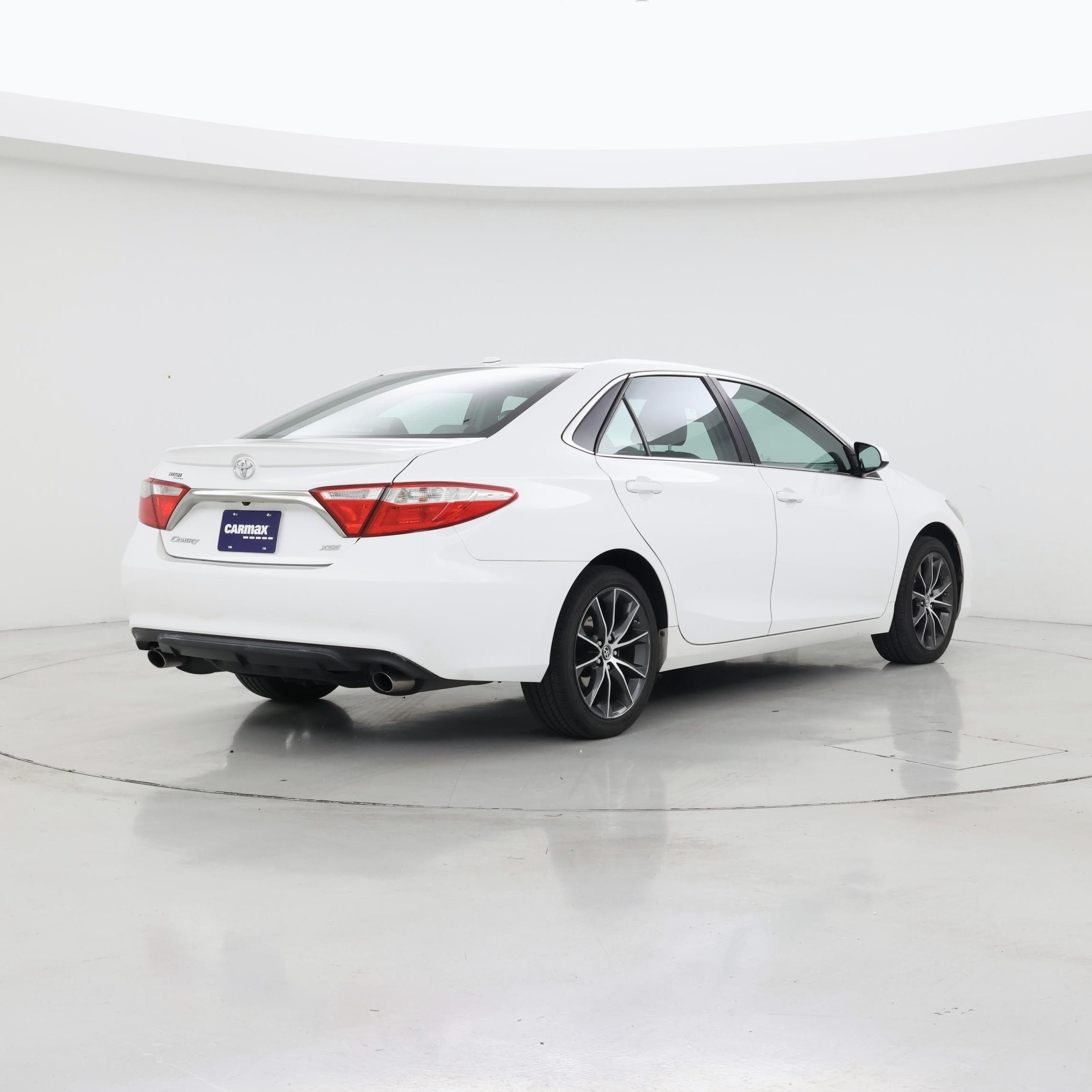 Thumbnail: 2015 Toyota Camry - 8