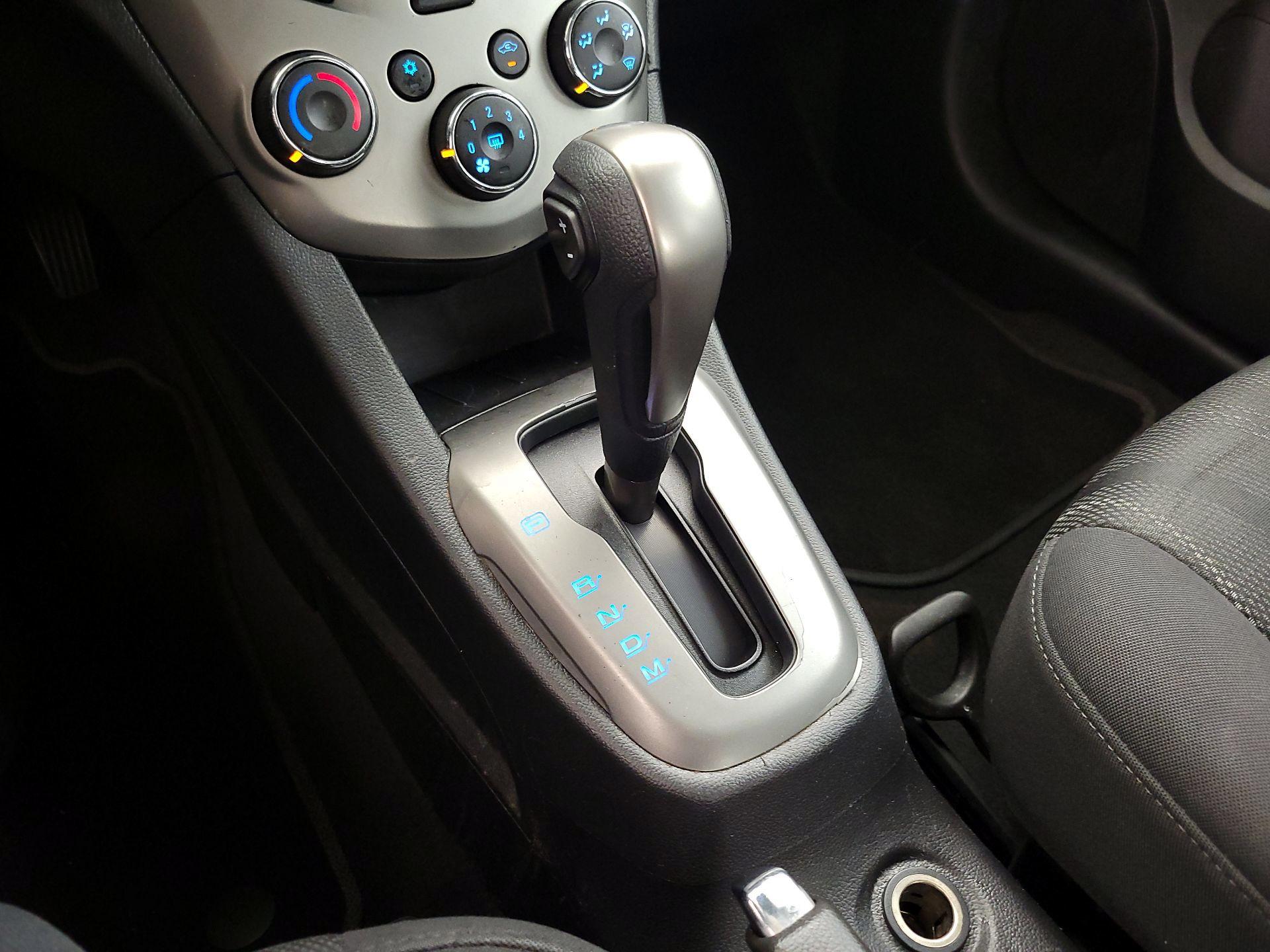 Thumbnail: 2014 Chevrolet Sonic - 17