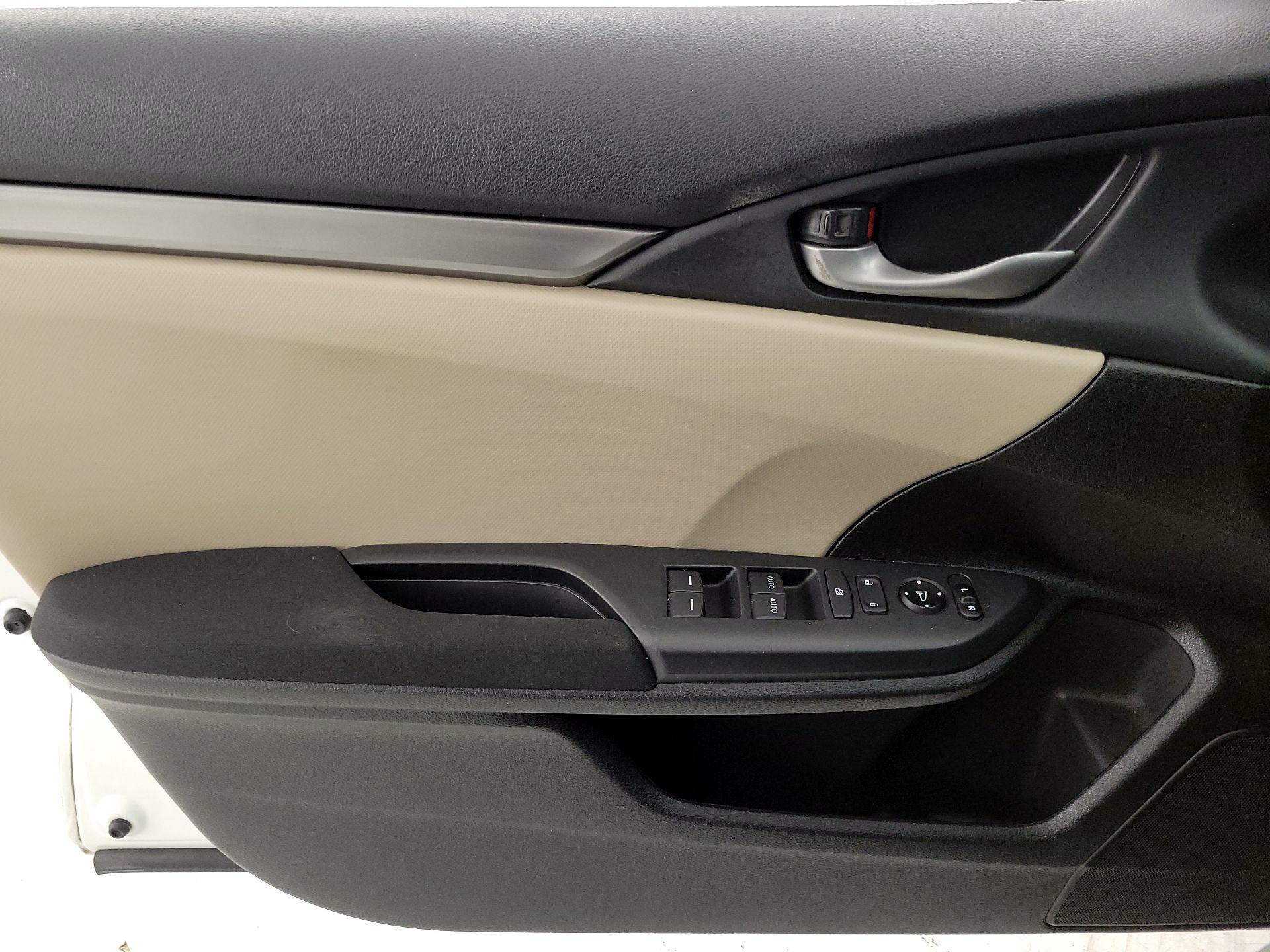 Thumbnail: 2017 Honda Civic - 12
