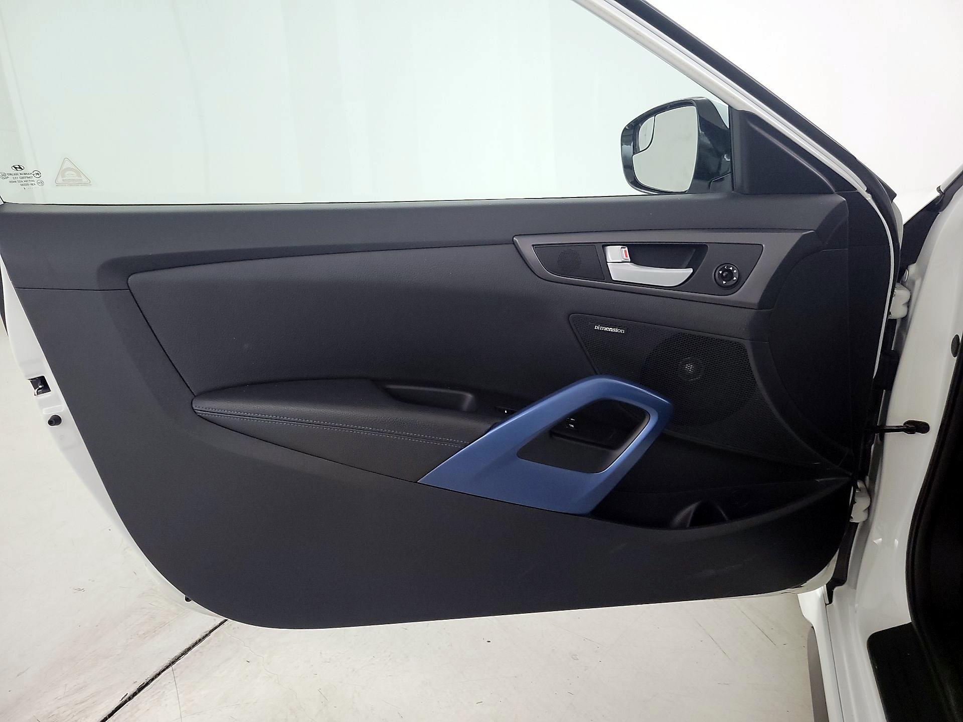 Thumbnail: 2014 Hyundai Veloster - 12