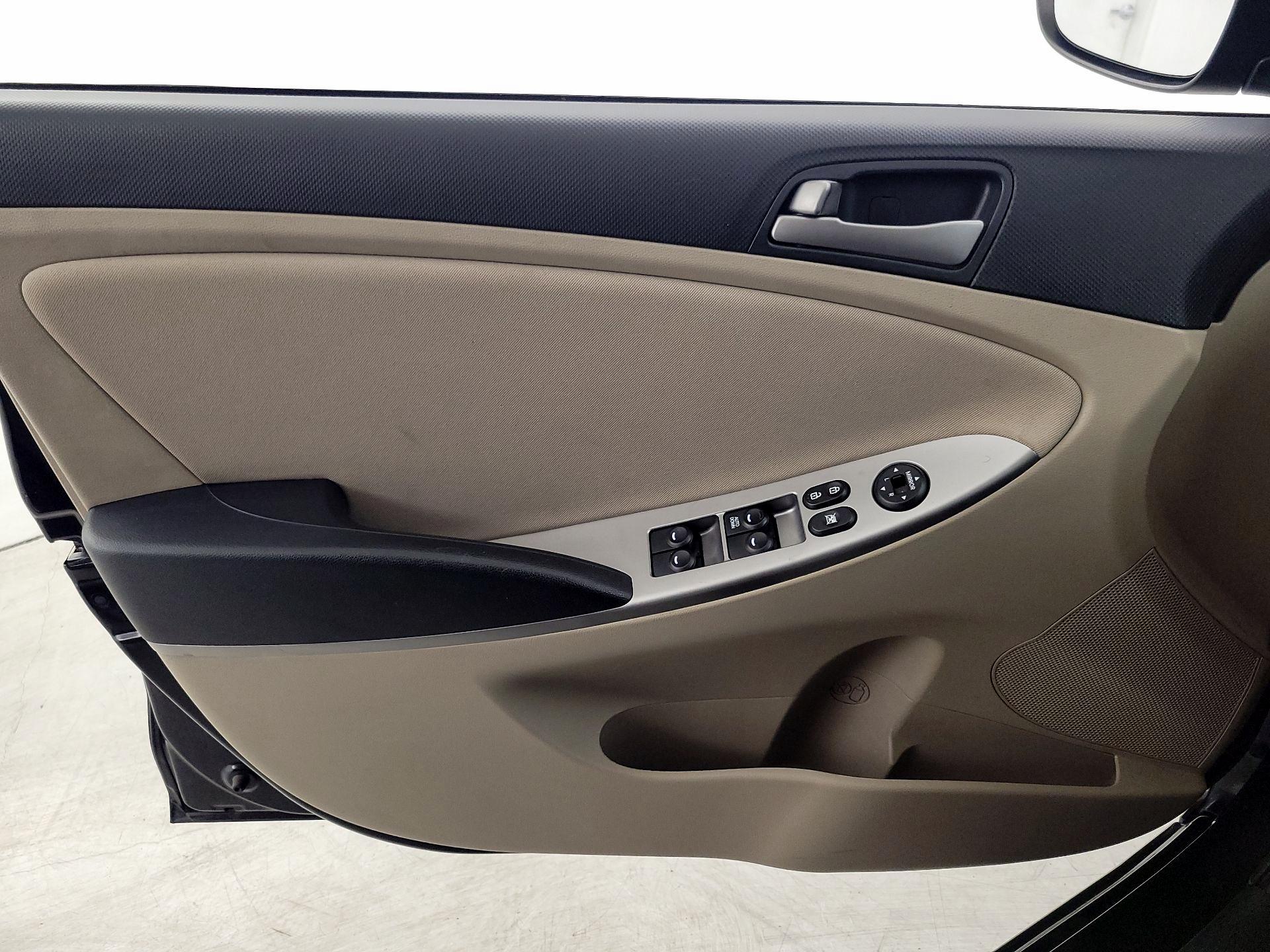 Thumbnail: 2015 Hyundai Accent - 12