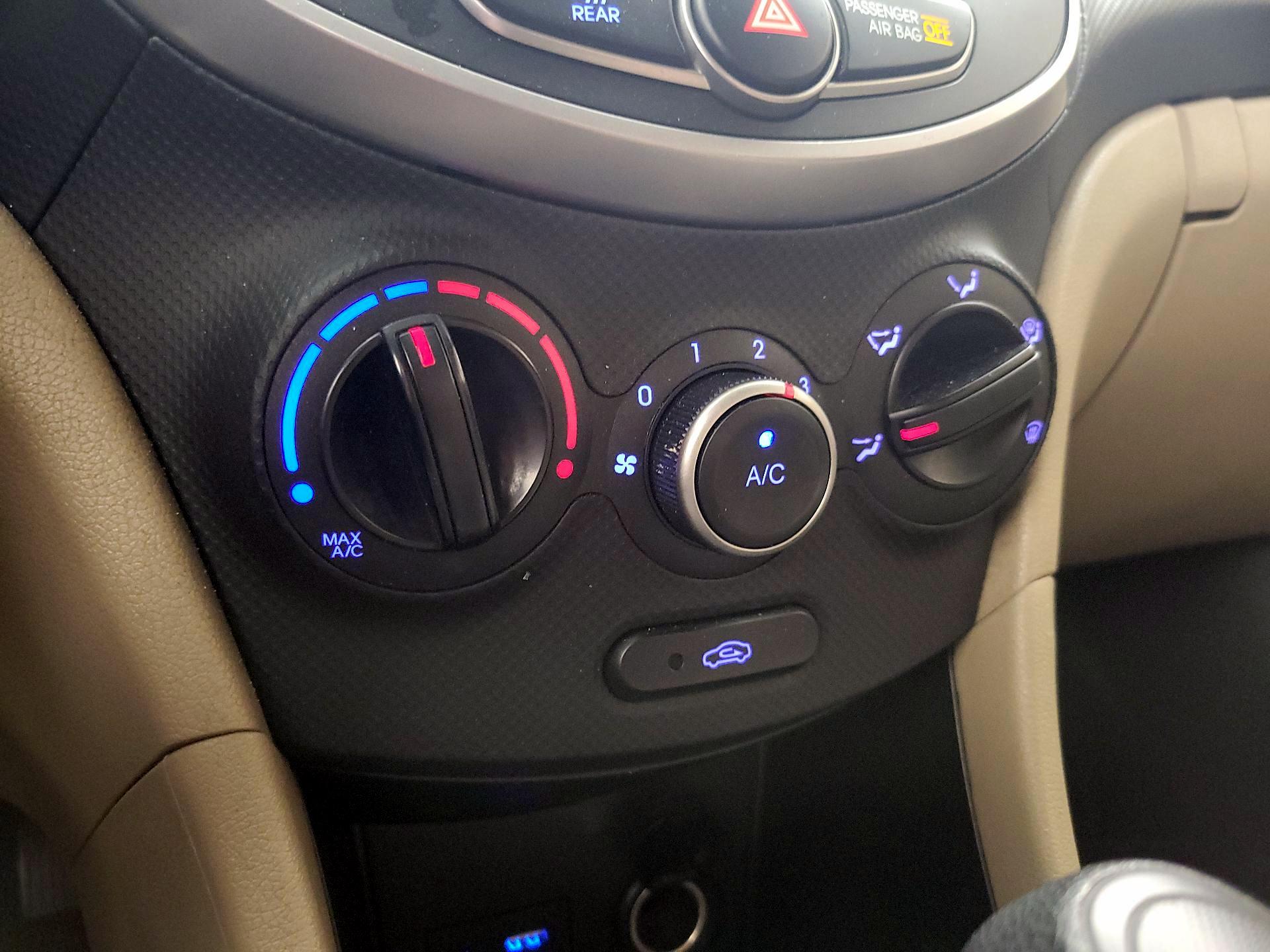 Thumbnail: 2015 Hyundai Accent - 15