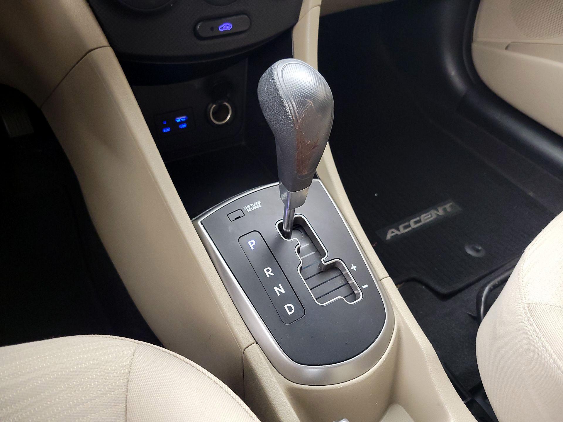 Thumbnail: 2015 Hyundai Accent - 16