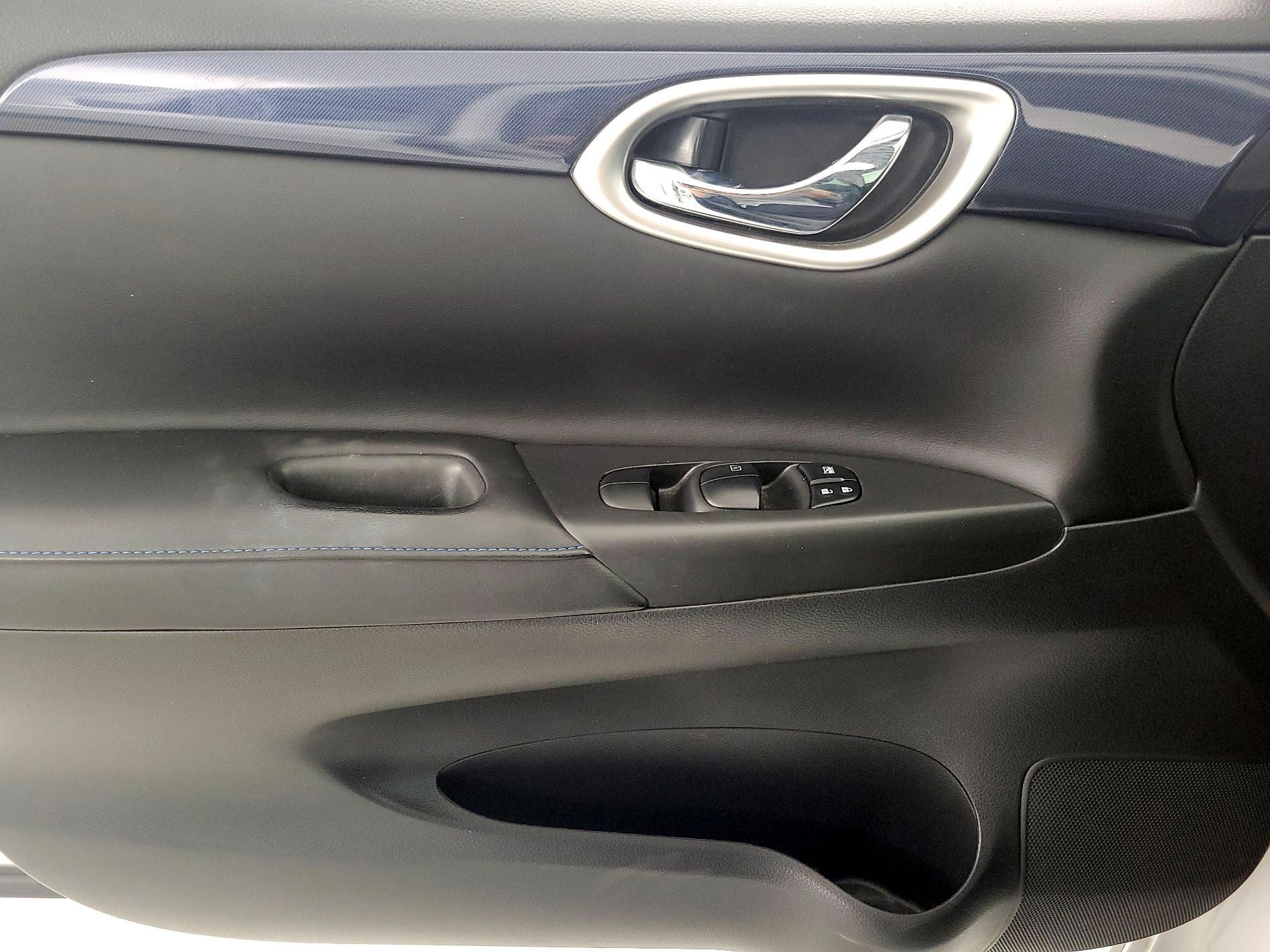 Thumbnail: 2019 Nissan Sentra - 12