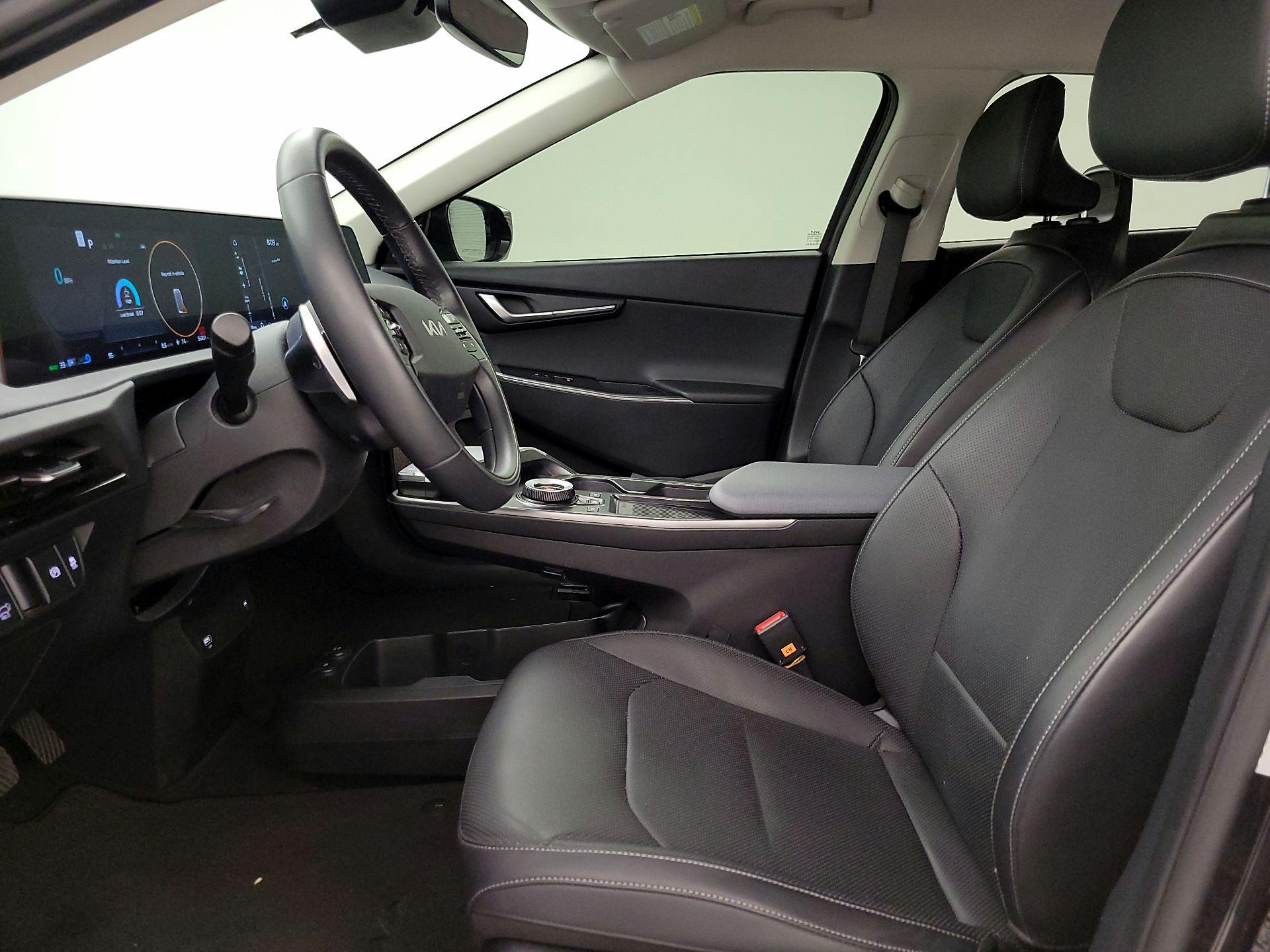 Thumbnail: 2022 Kia EV6 - 11