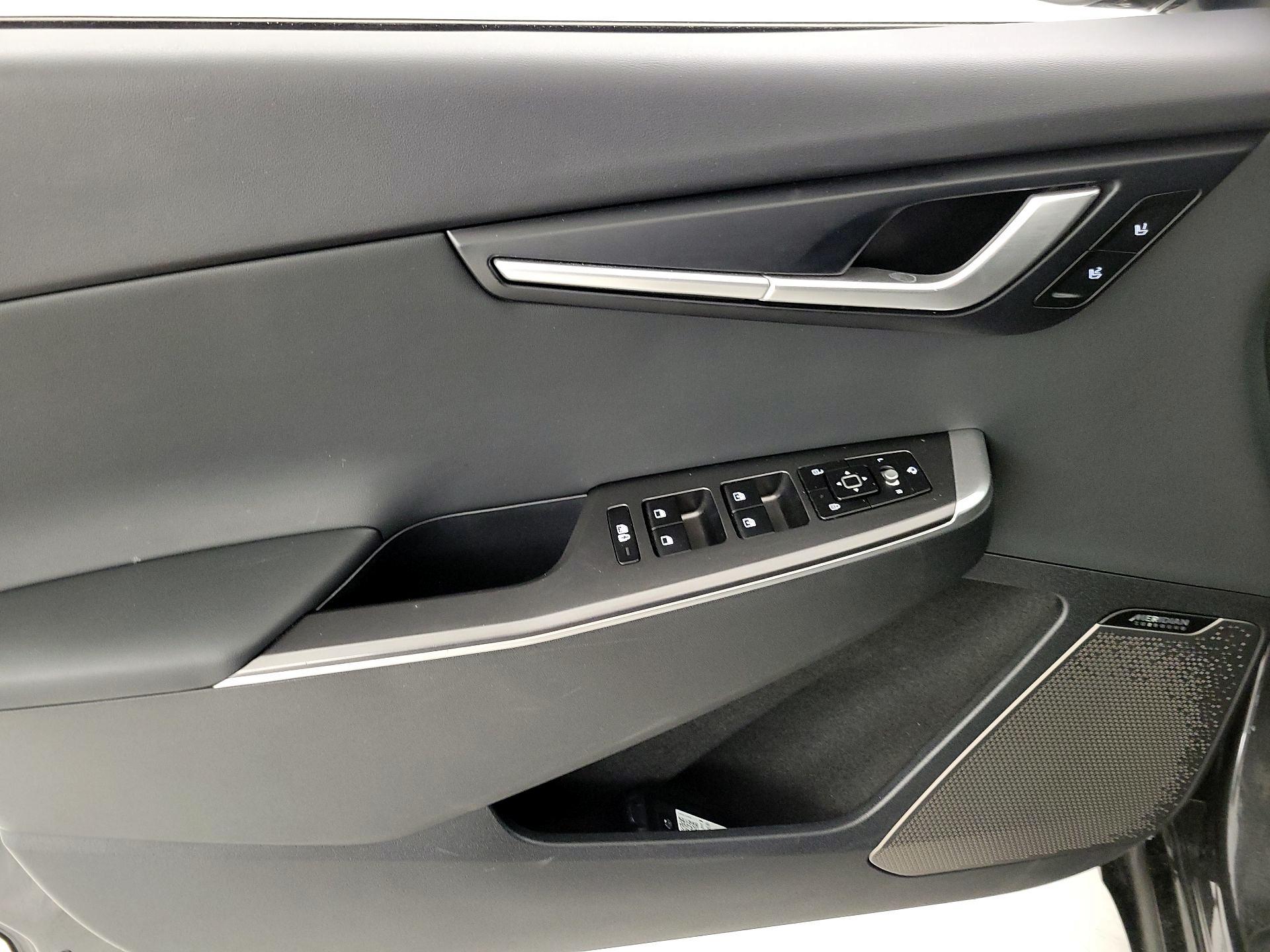 Thumbnail: 2022 Kia EV6 - 12