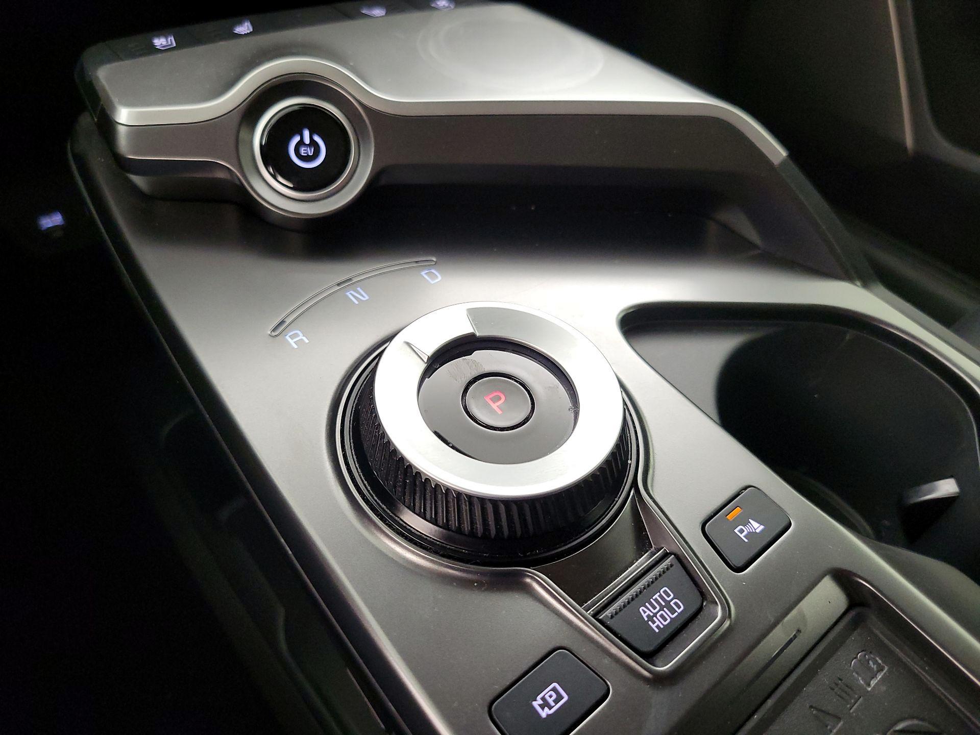 Thumbnail: 2022 Kia EV6 - 18