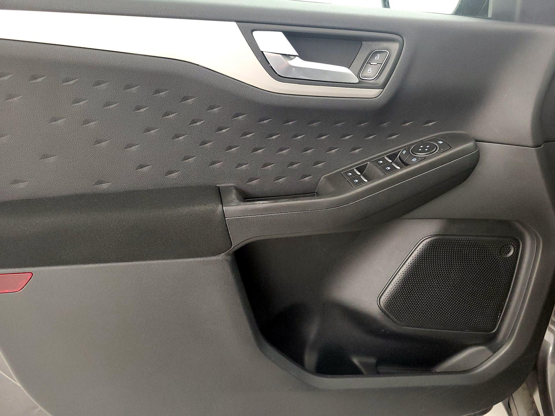 Thumbnail: 2020 Ford Escape - 12