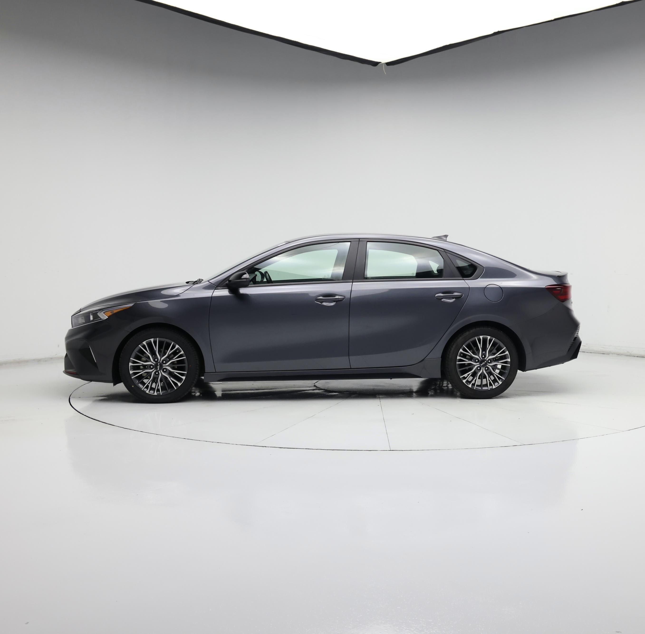 Thumbnail: 2023 Kia Forte - 3