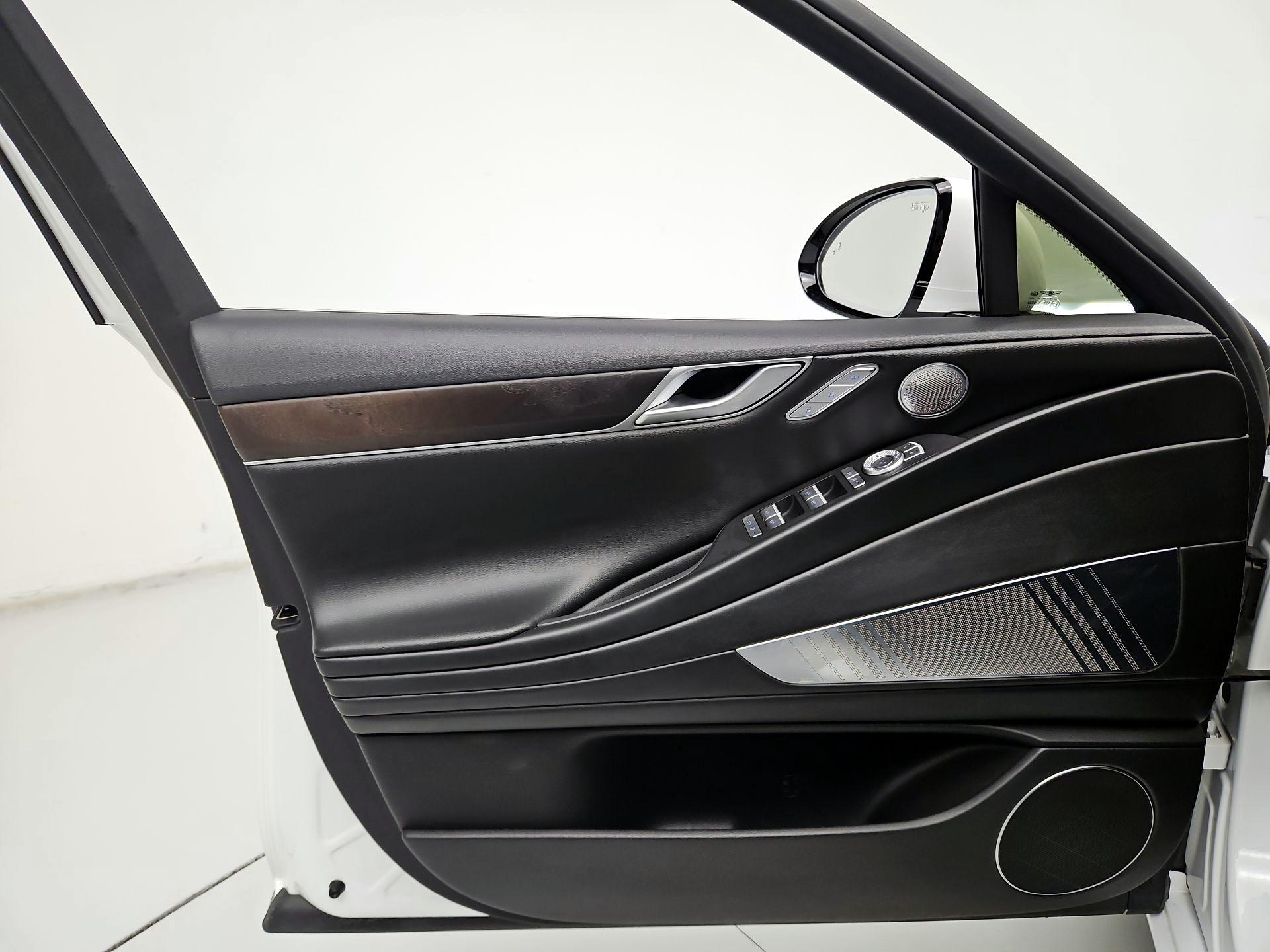 Thumbnail: 2021 Genesis G80 - 12