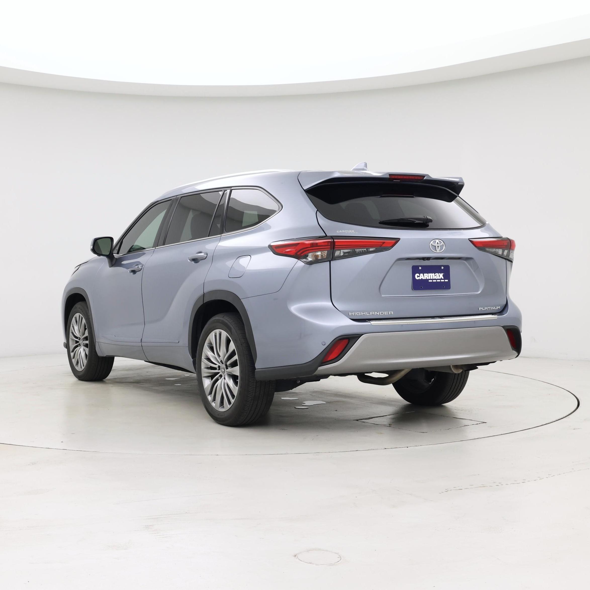 Thumbnail: 2023 Toyota Highlander - 2