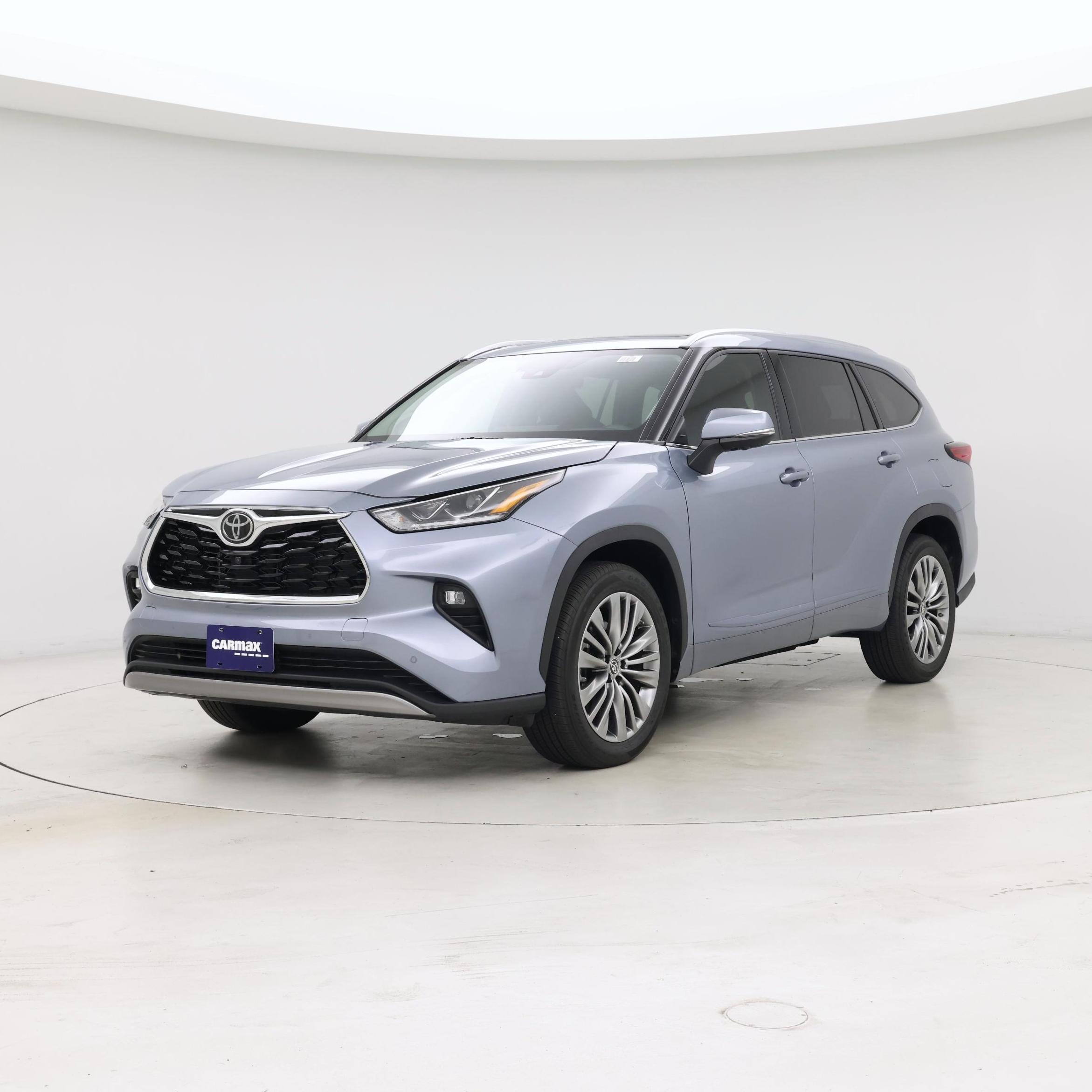 Thumbnail: 2023 Toyota Highlander - 4