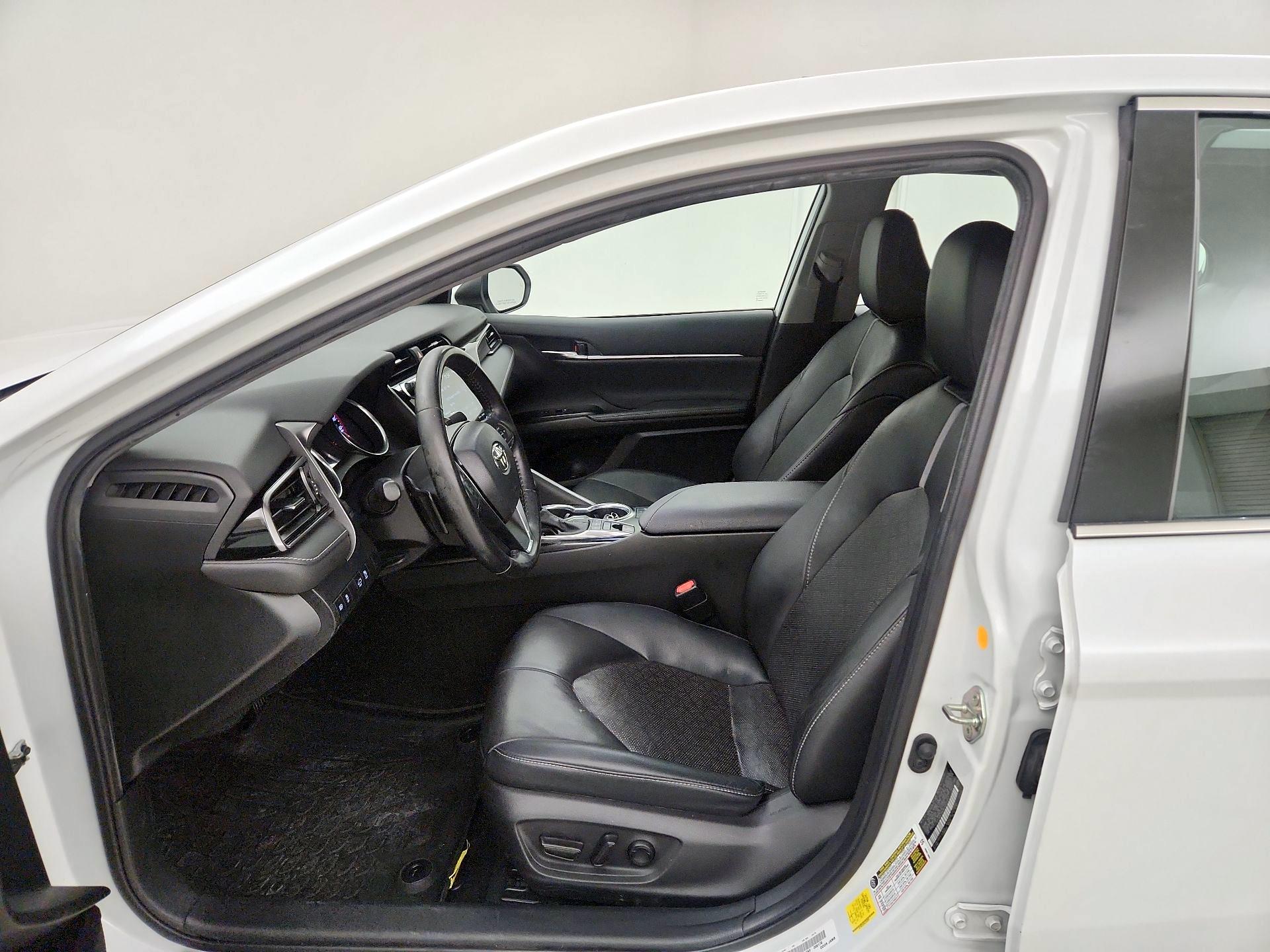 Thumbnail: 2020 Toyota Camry - 11