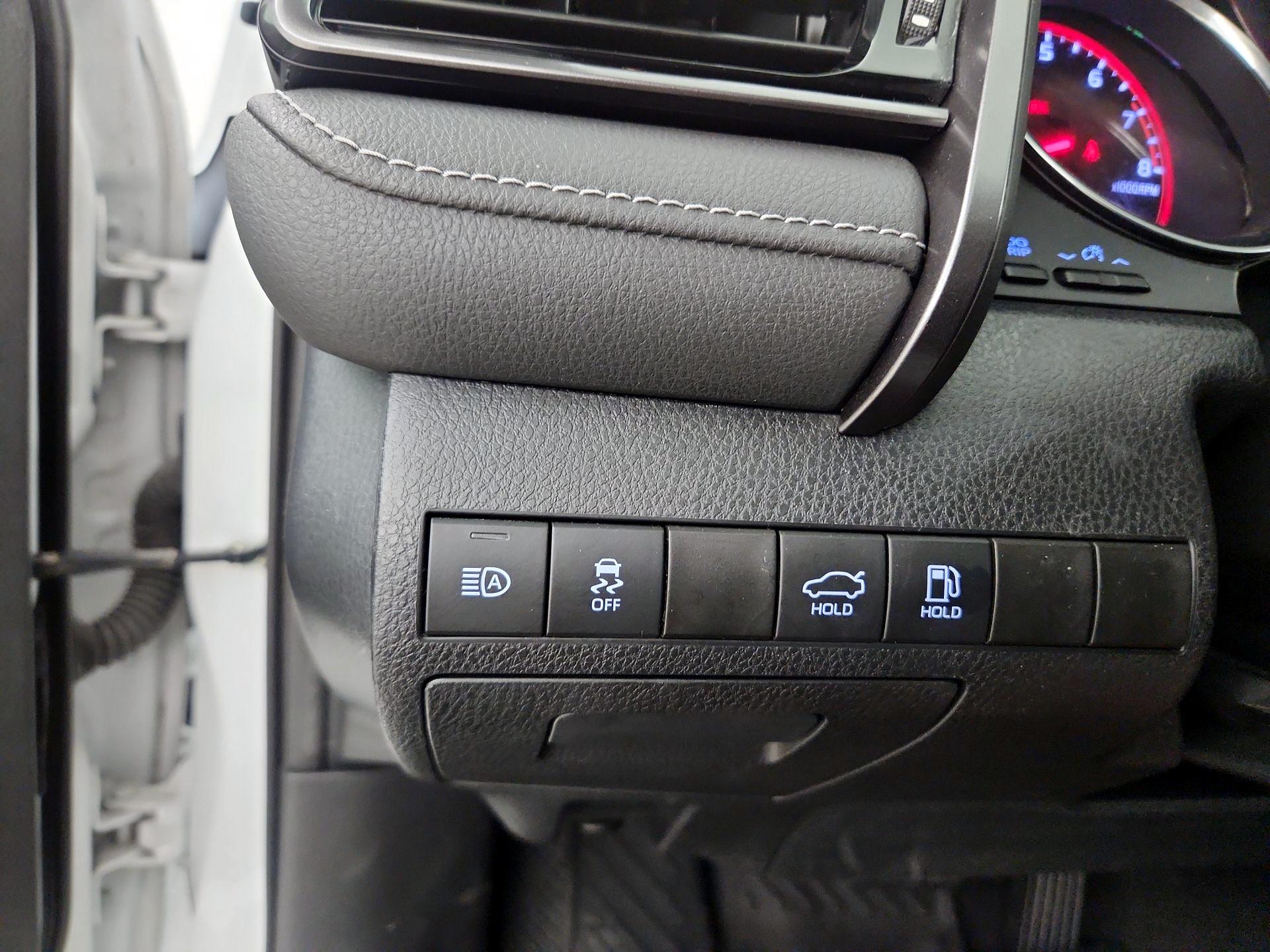 Thumbnail: 2020 Toyota Camry - 13