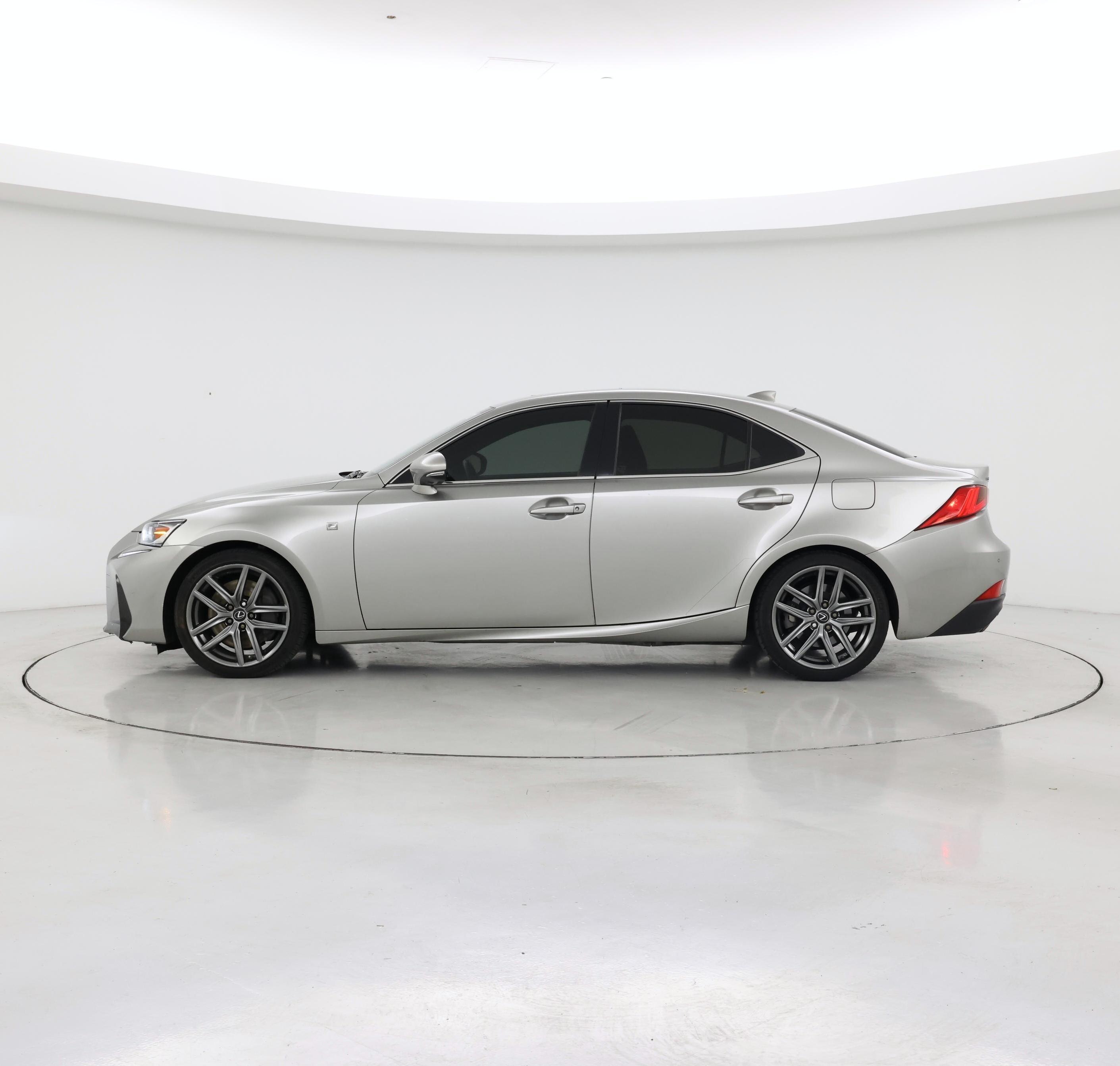 Thumbnail: 2019 Lexus IS - 3