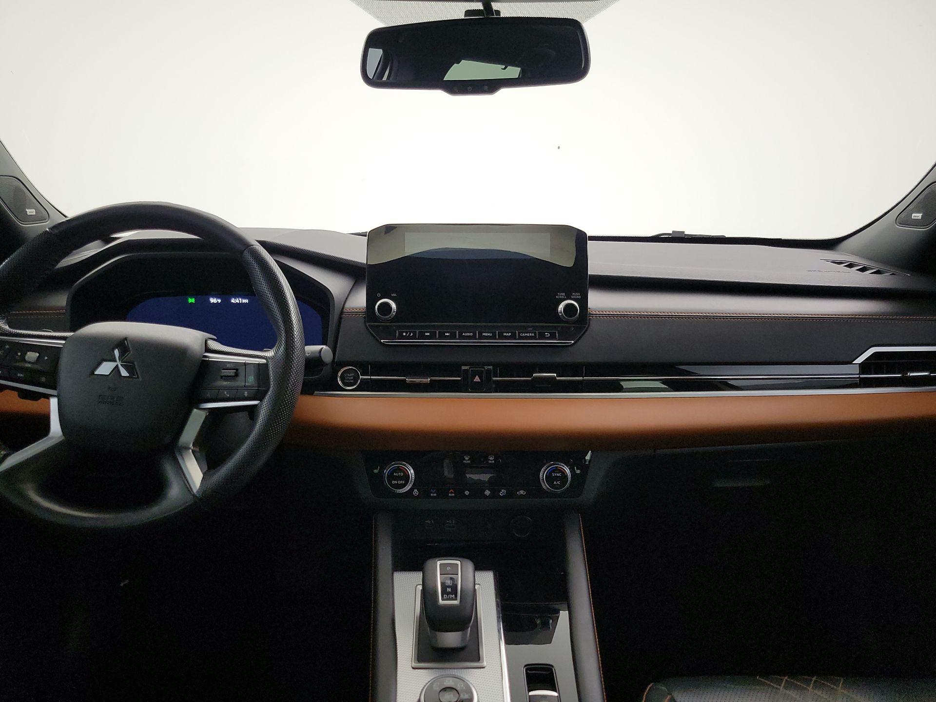 Thumbnail: 2022 Mitsubishi Outlander - 9