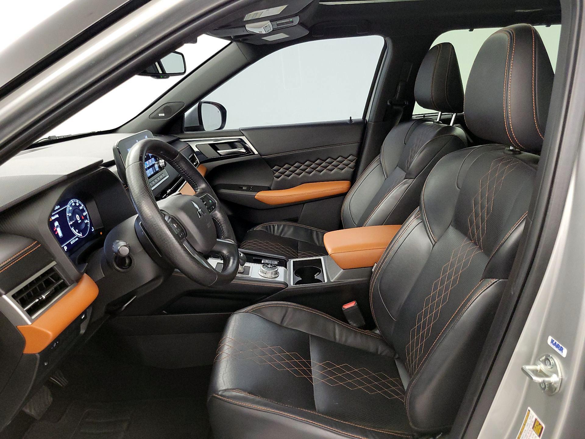 Thumbnail: 2022 Mitsubishi Outlander - 11
