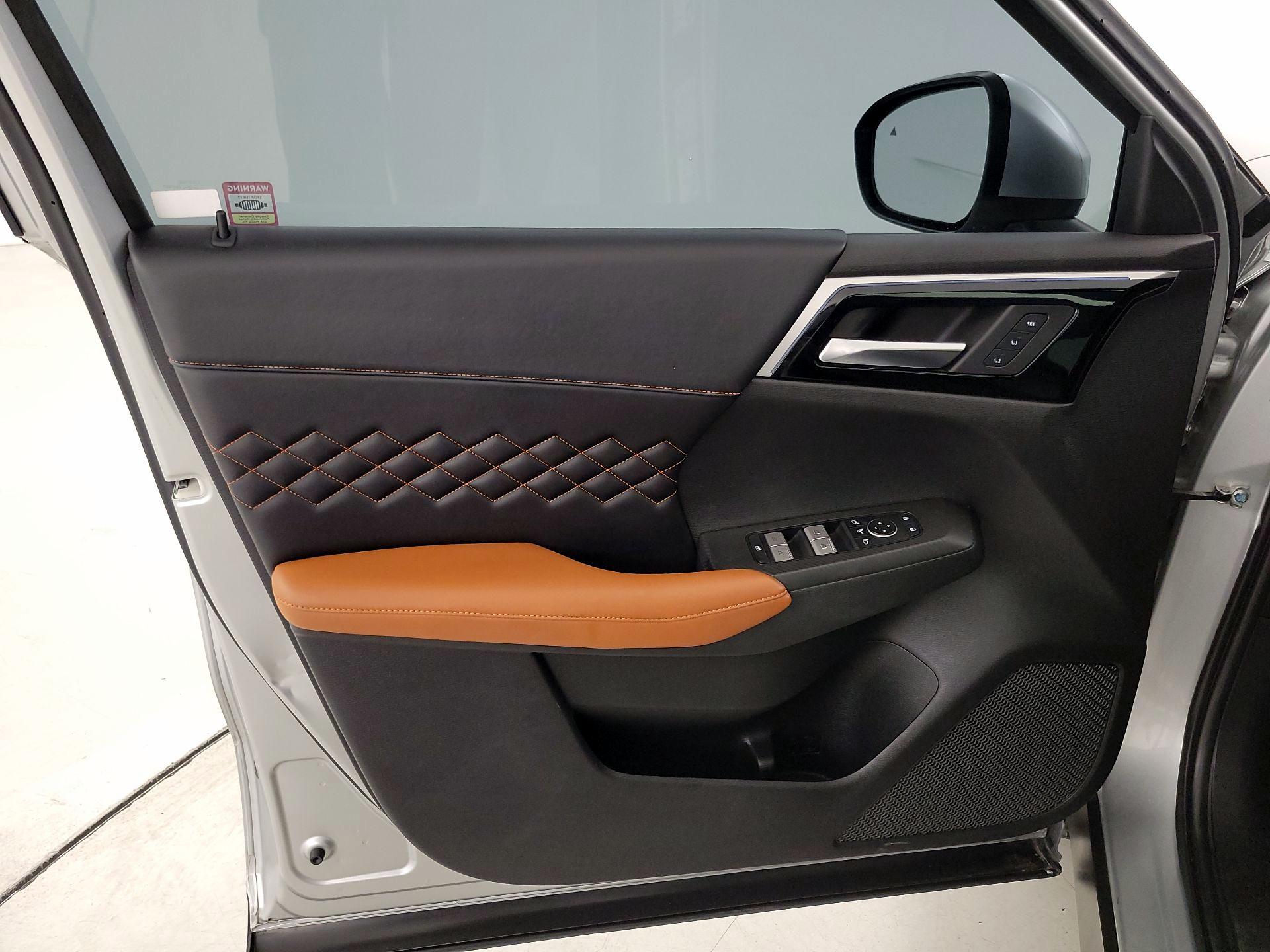 Thumbnail: 2022 Mitsubishi Outlander - 12