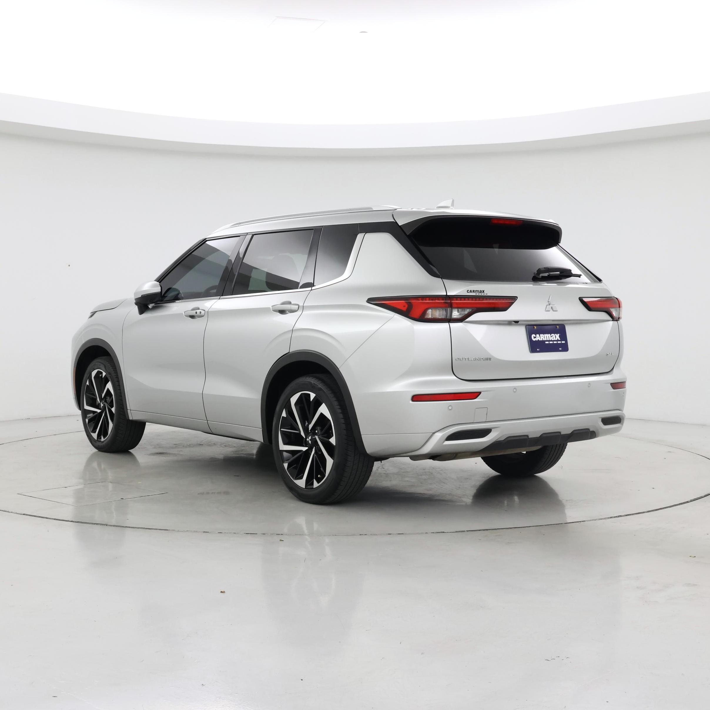 Thumbnail: 2022 Mitsubishi Outlander - 2