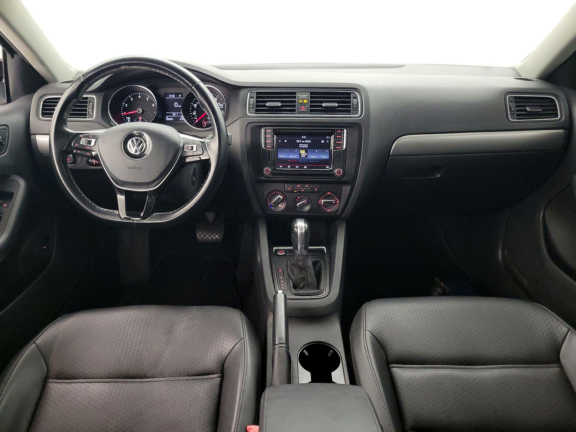 Thumbnail: 2017 Volkswagen Jetta - 9