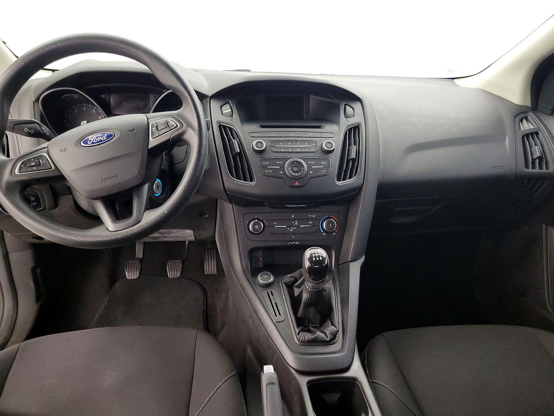 Thumbnail: 2016 Ford Focus - 9